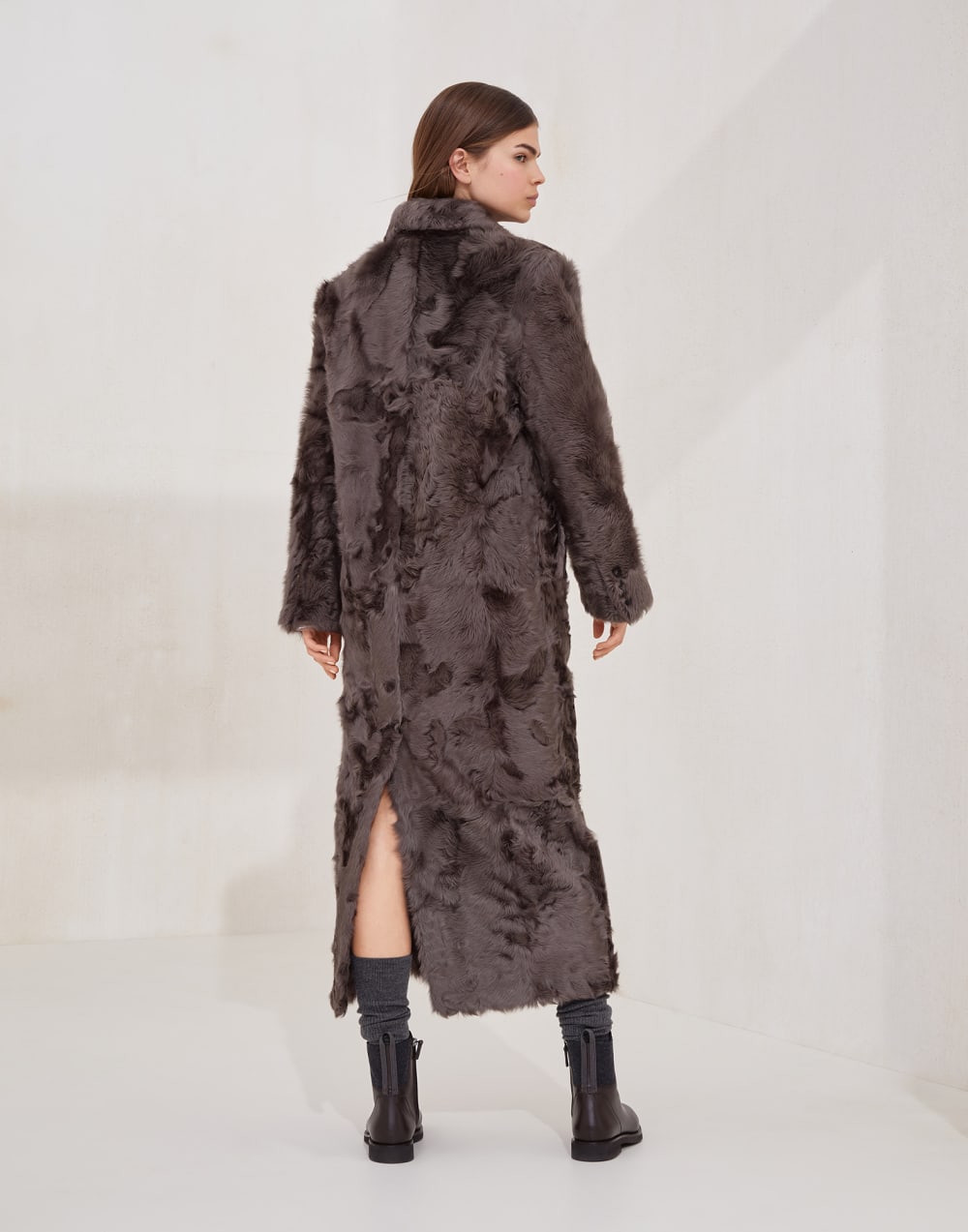 Wavy shearling coat with monili