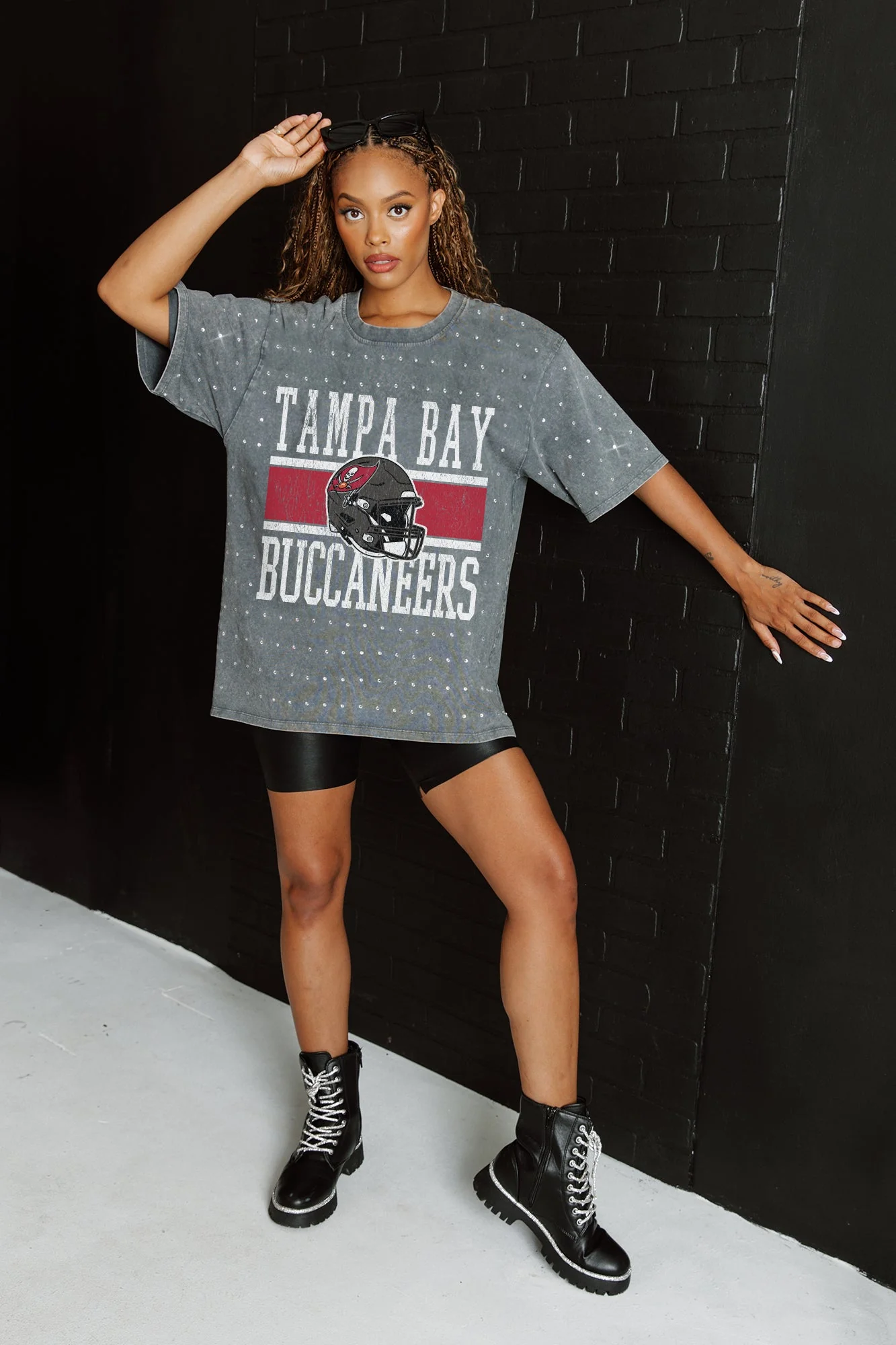 TAMPA BAY BUCCANEERS On The Ball Mini Rhinestone Tee