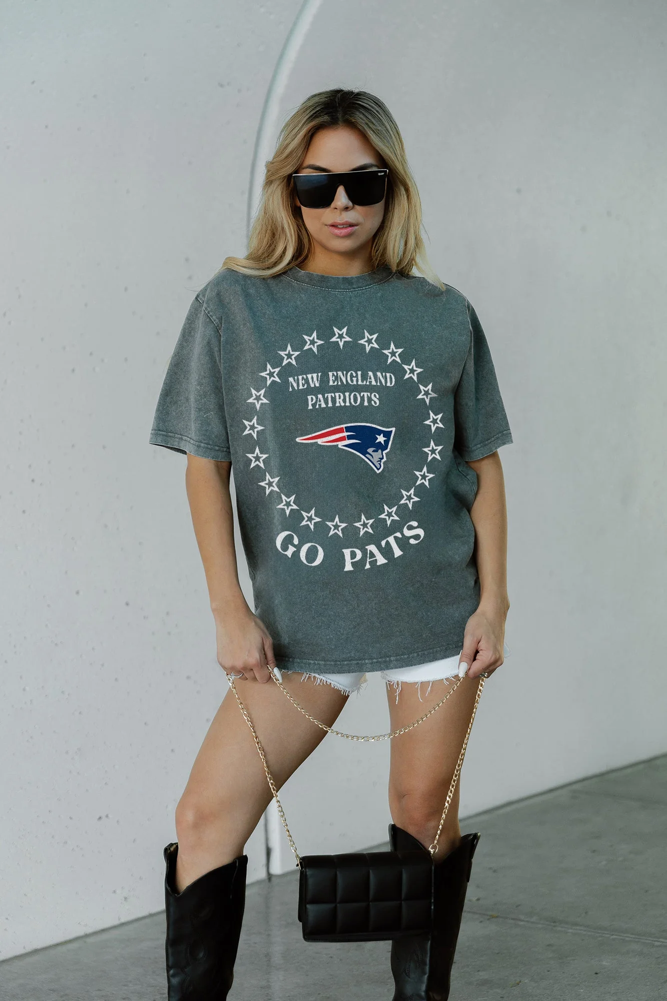 NEW ENGLAND PATRIOTS Brightest Star Oversized Crewneck Tee