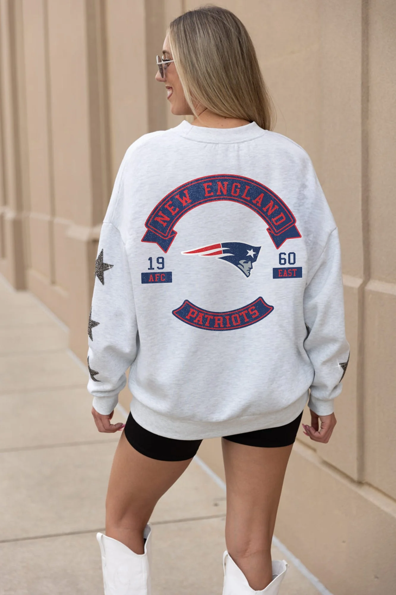 NEW ENGLAND PATRIOTS Ready For It Star-Sleeve Crewneck Pullover