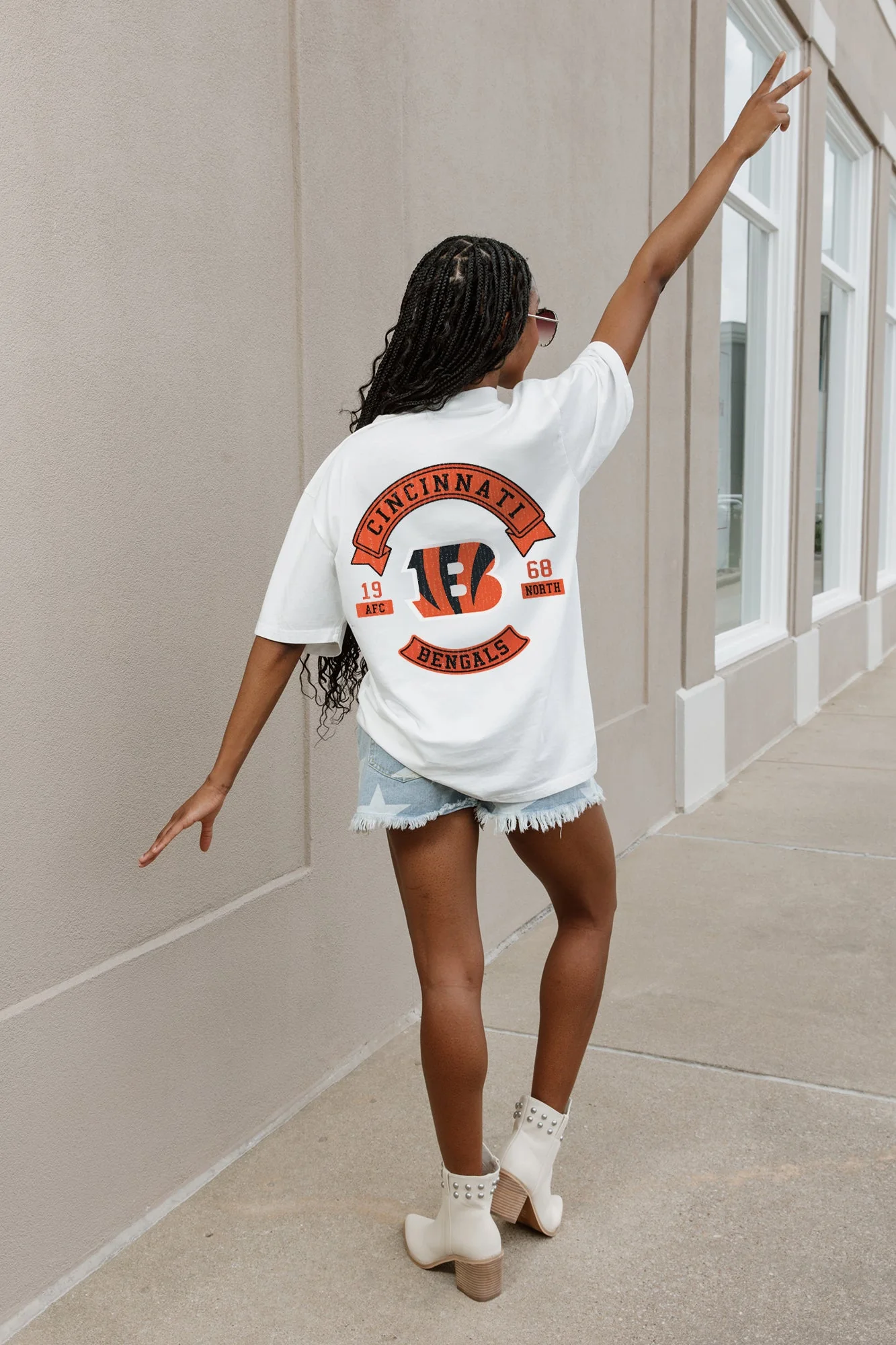 CINCINNATI BENGALS Out Of Bounds Oversized Crewneck Tee