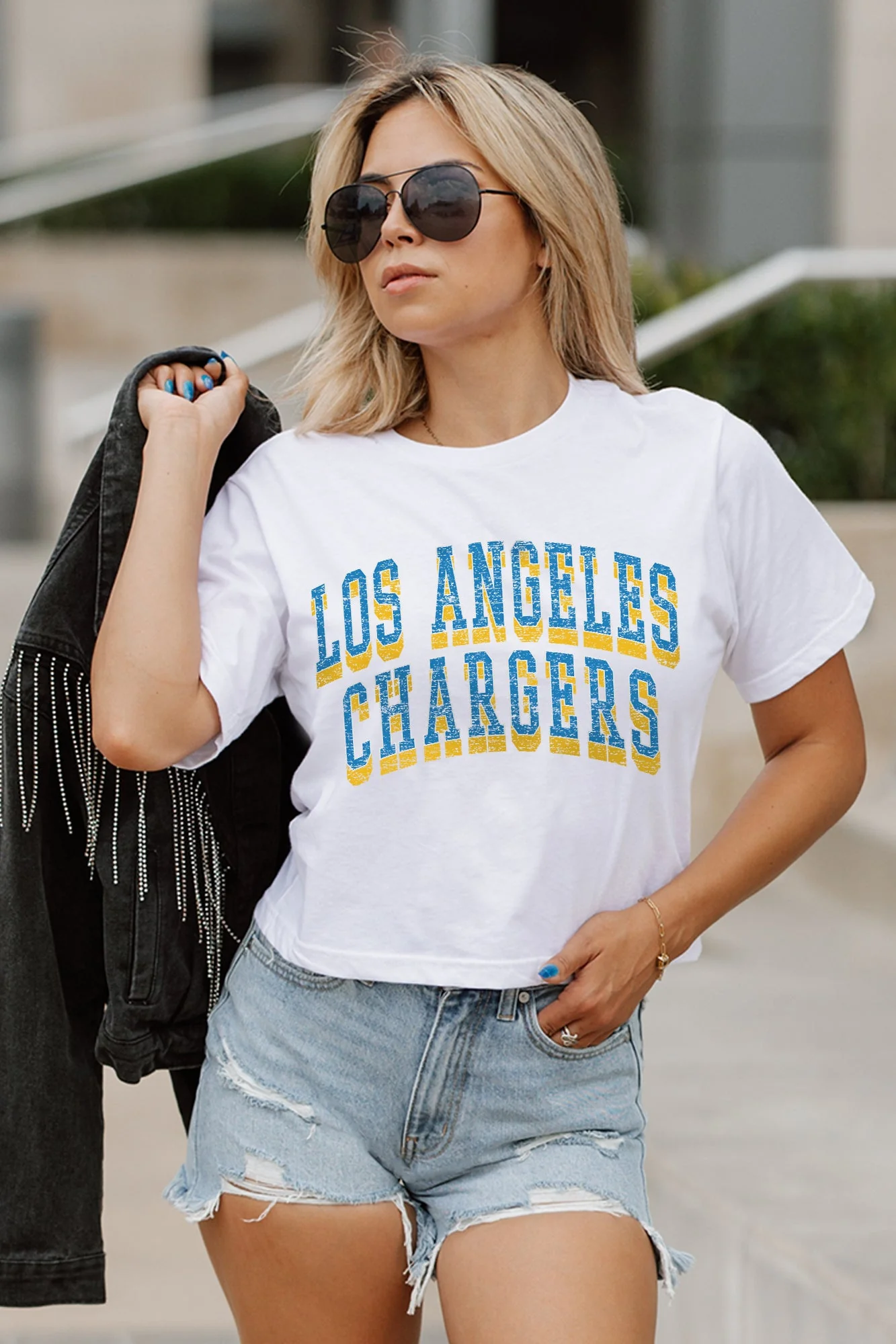 LOS ANGELES CHARGERS Claim To Fame Boxy-Fit Crop Tee