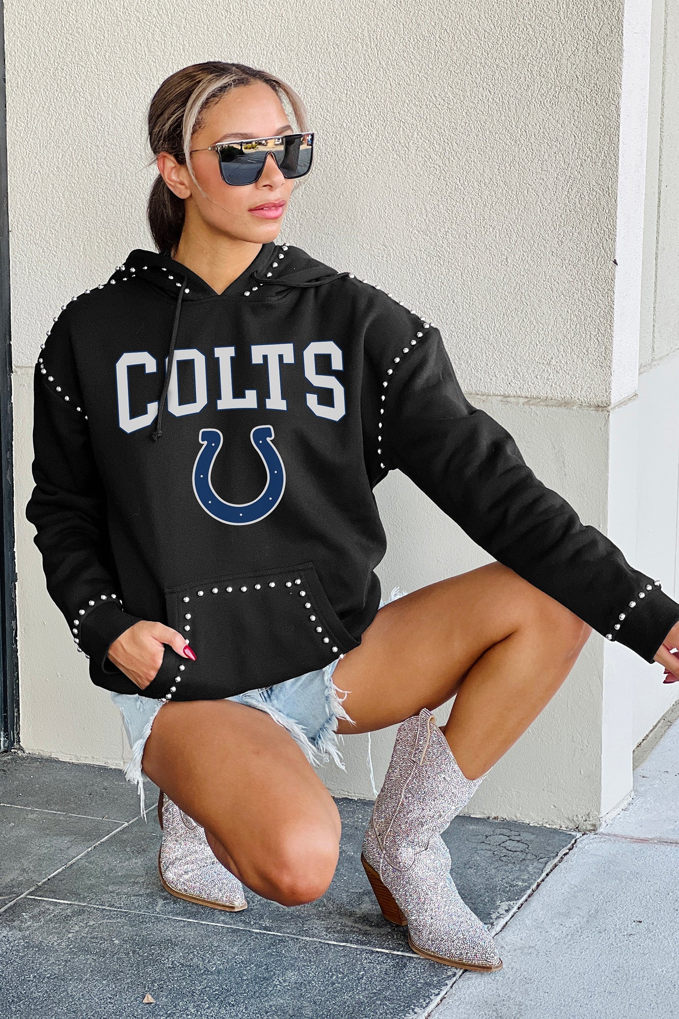 INDIANAPOLIS COLTS Catch The Vibe Studded-Detail Hoodie