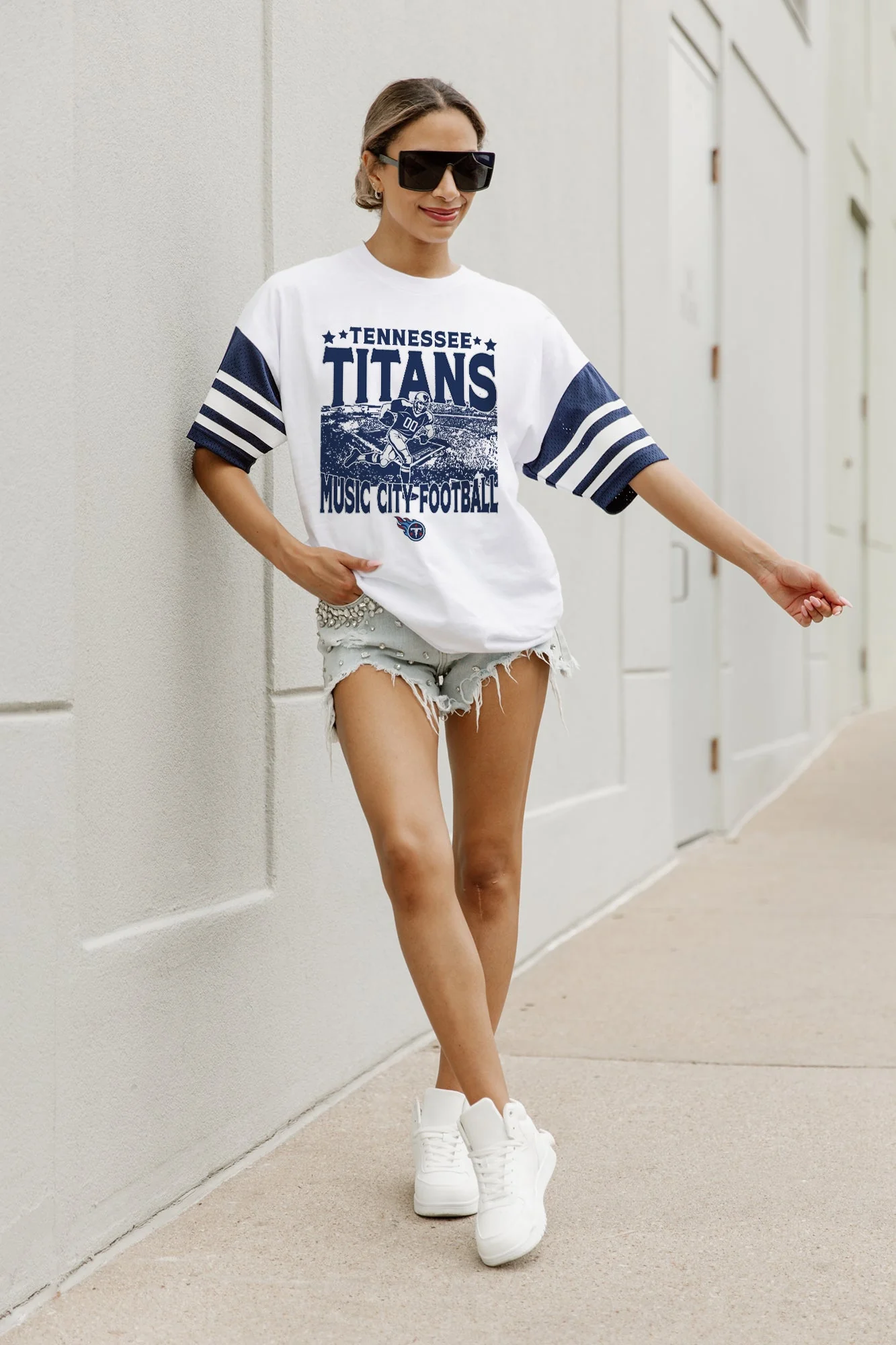 TENNESSEE TITANS Crowd Pleaser Vintage Stripe Raglan Tee
