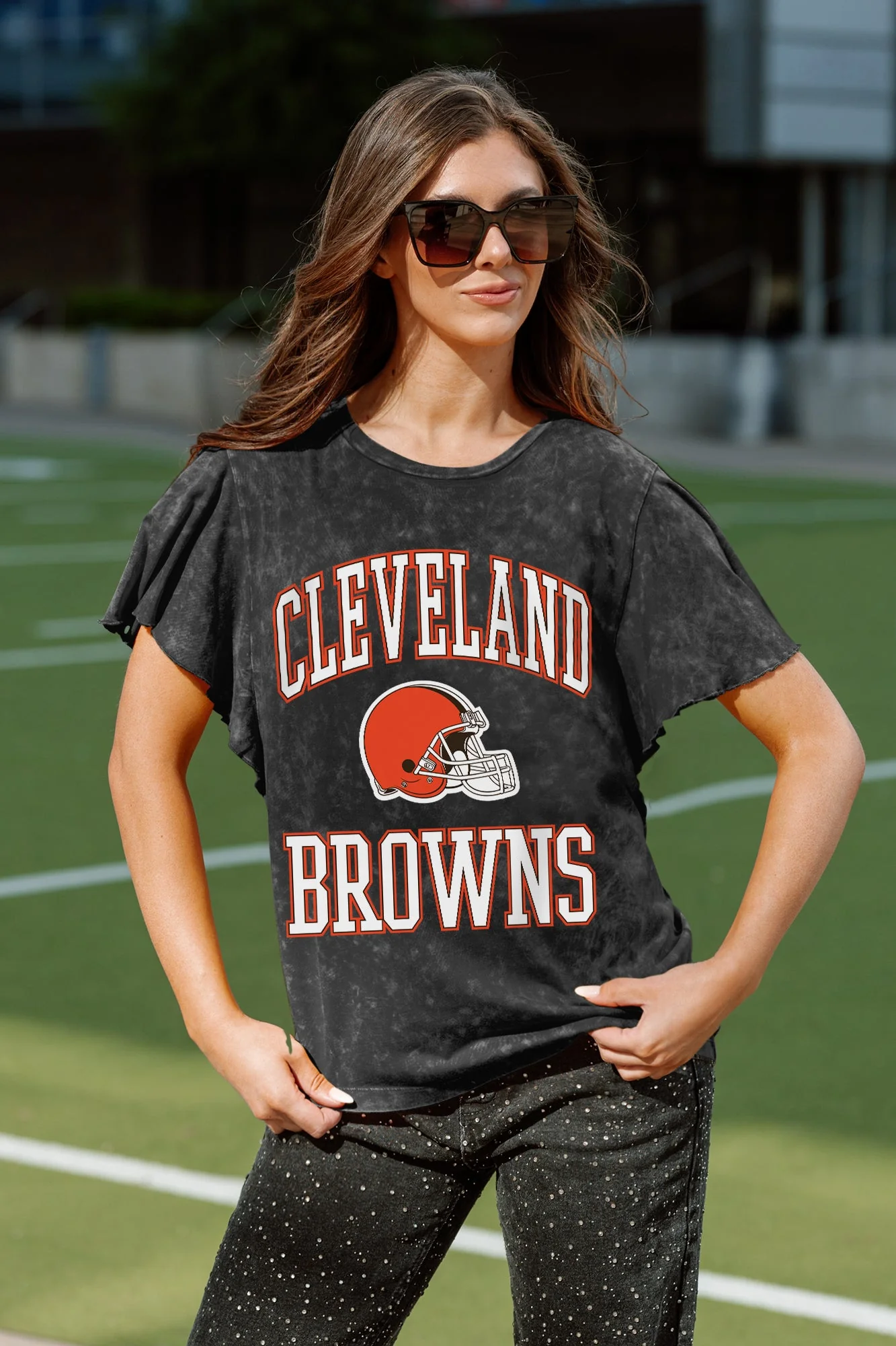 CLEVELAND BROWNS VICTORY MODE FLUTTER SLEEVE TEE IN BLACK