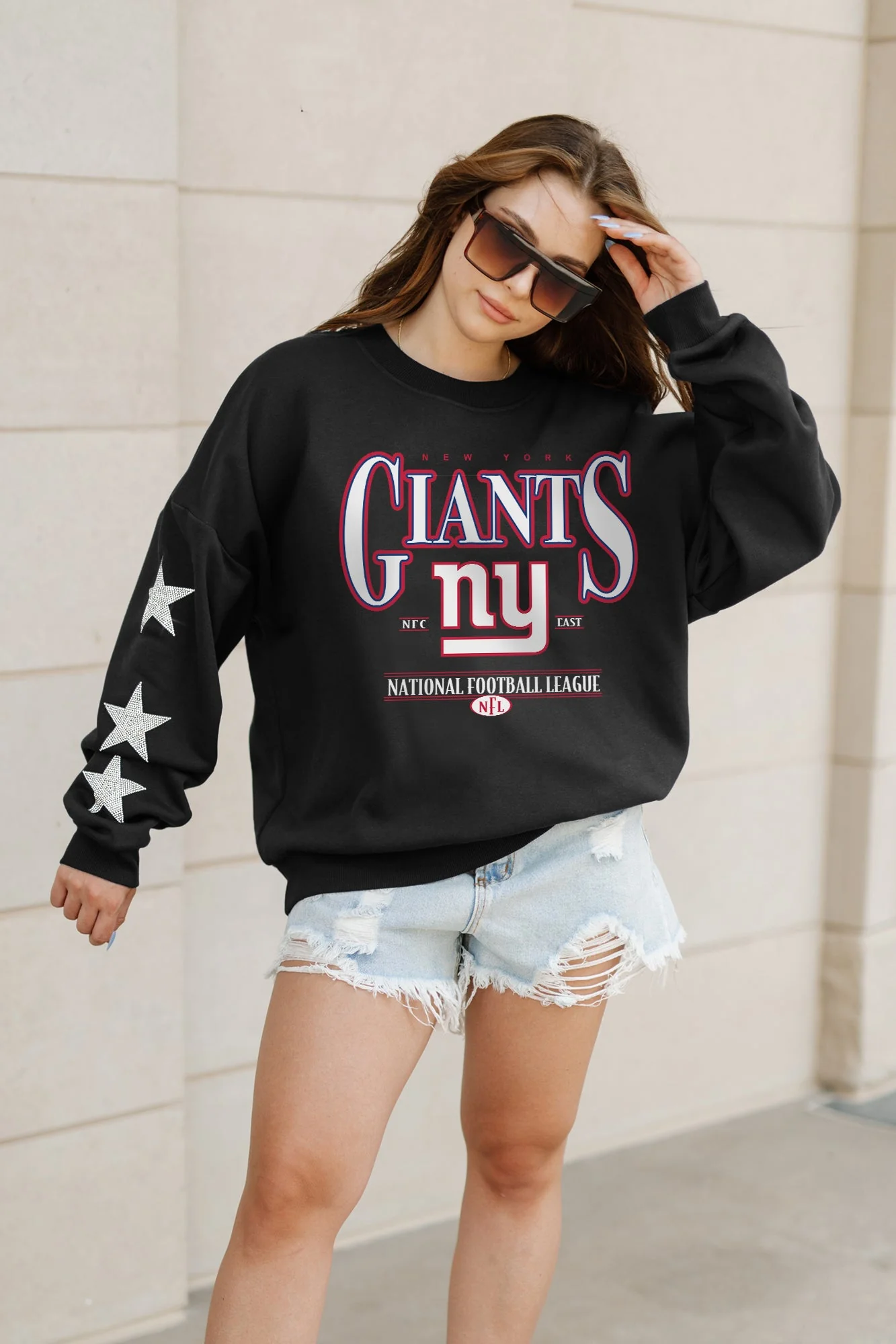 NEW YORK GIANTS Gameday Glimmer Embellished Star-Sleeve Pullover