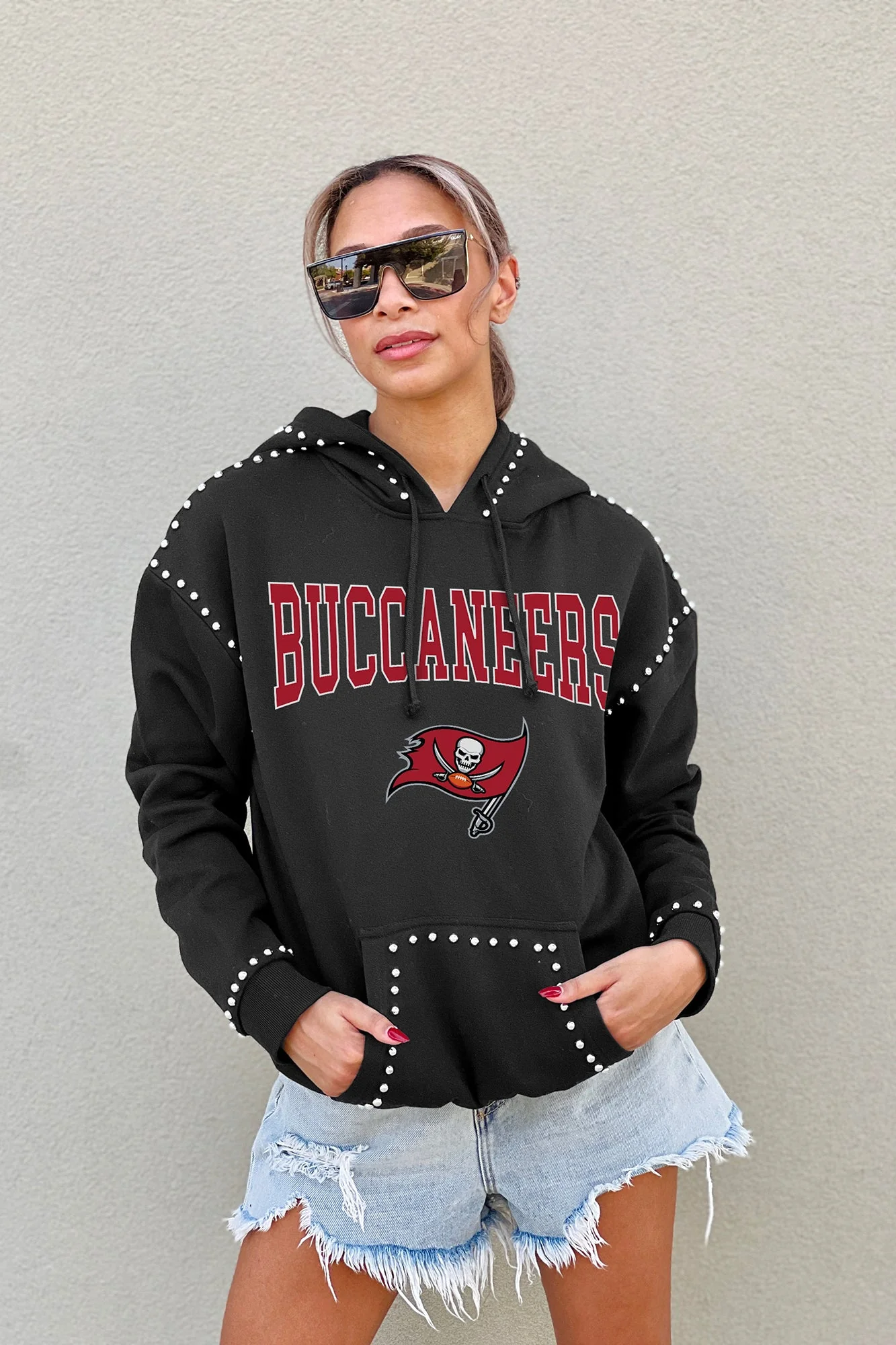 TAMPA BAY BUCCANEERS Catch The Vibe Studded-Detail Hoodie