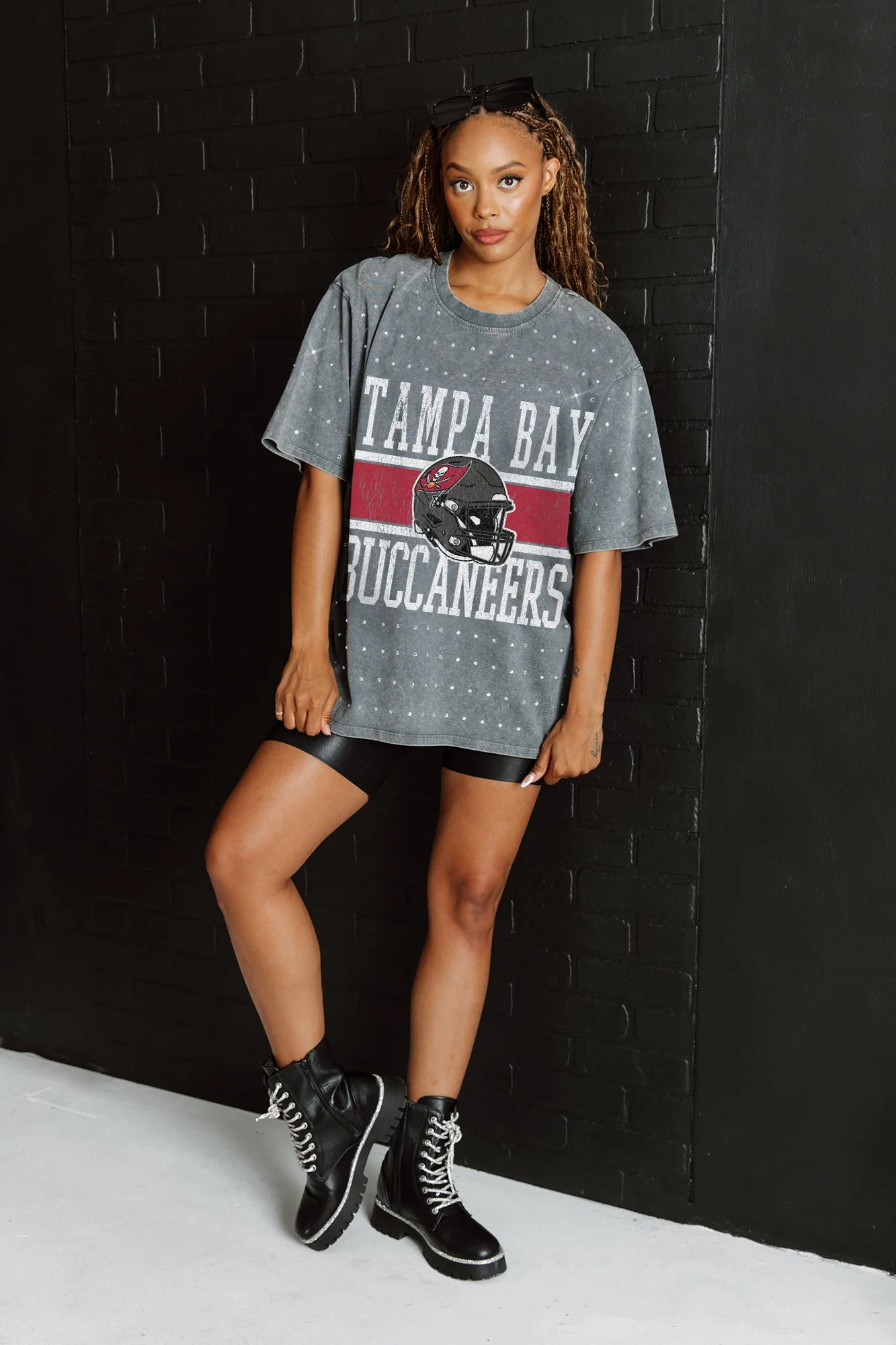TAMPA BAY BUCCANEERS On The Ball Mini Rhinestone Tee