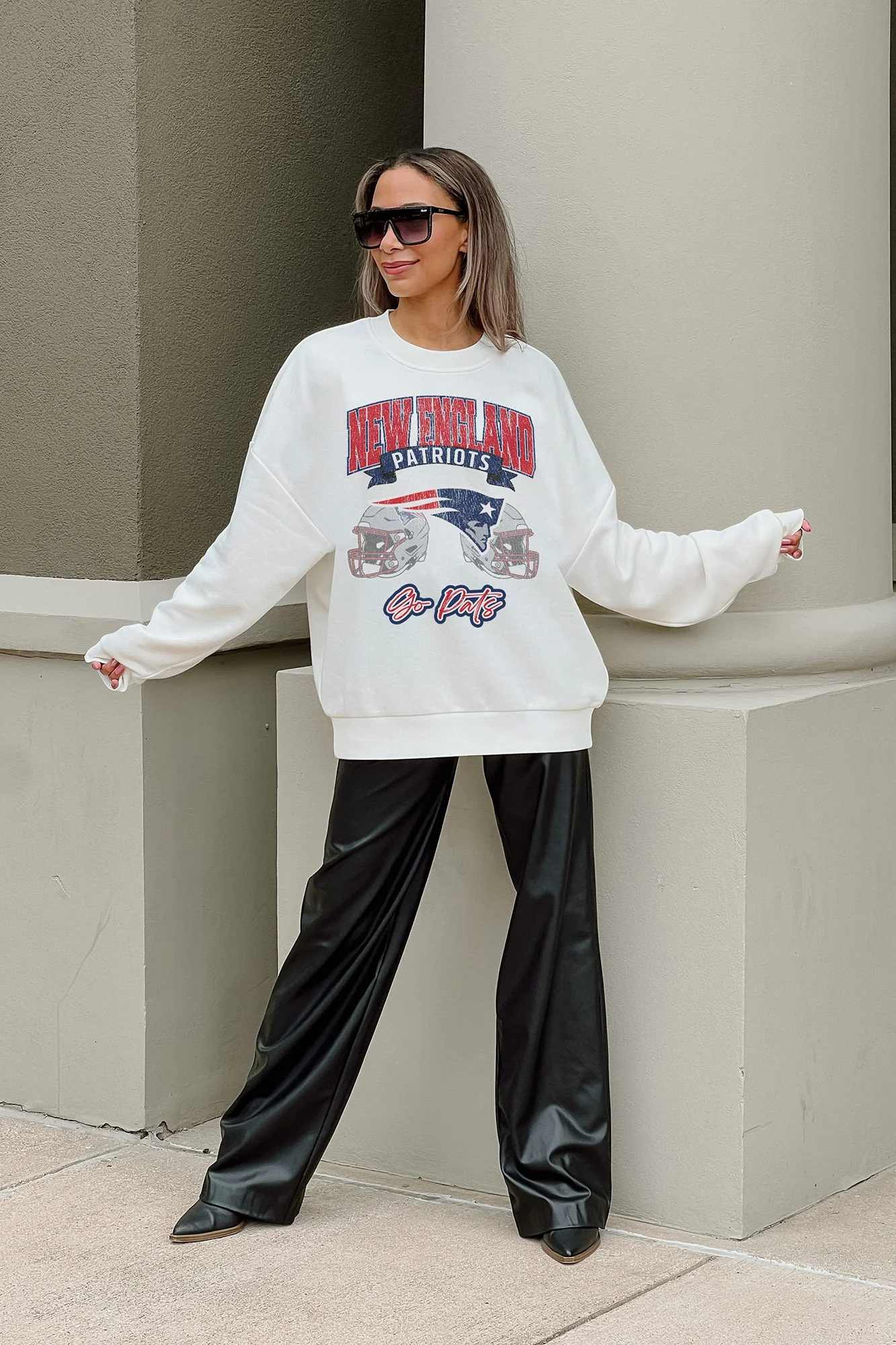 NEW ENGLAND PATRIOTS Passing Time Fleece Crewneck Pullover