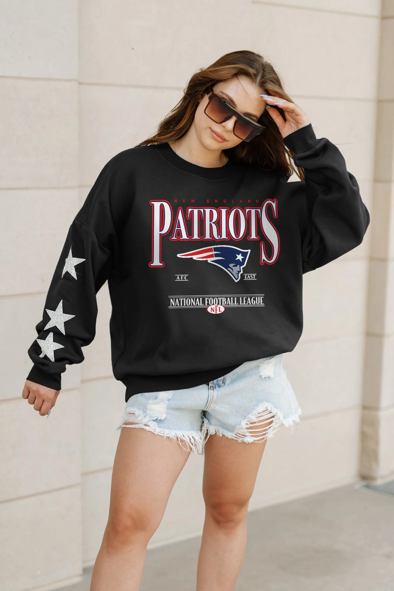 NEW ENGLAND PATRIOTS Gameday Glimmer Embellished Star-Sleeve Pullover