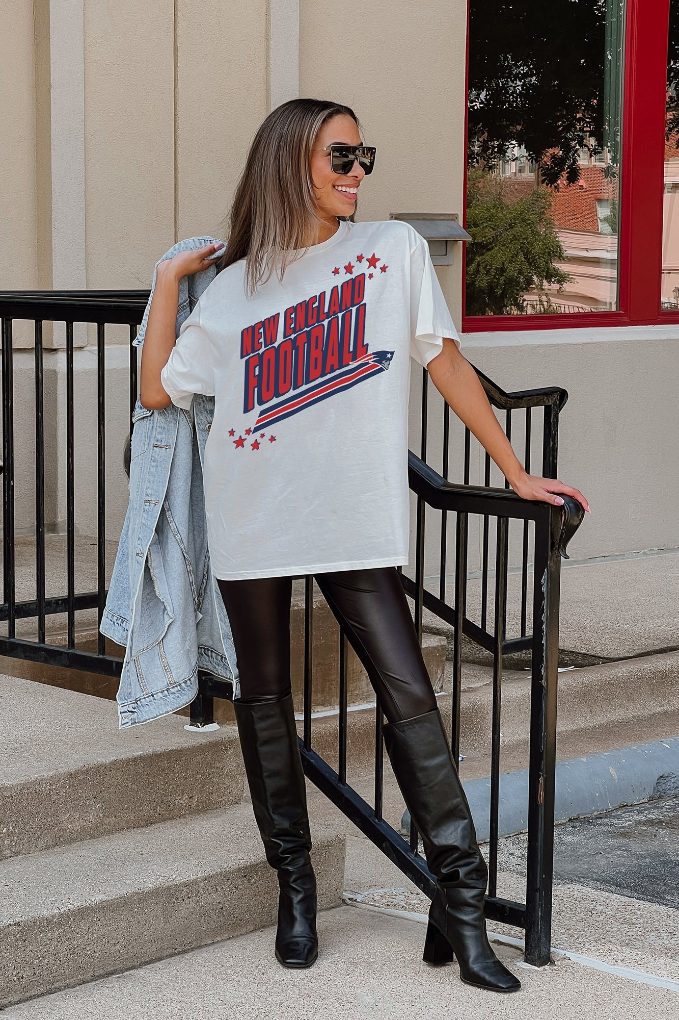 NEW ENGLAND PATRIOTS Coming In Hot Oversized Crewneck Tee