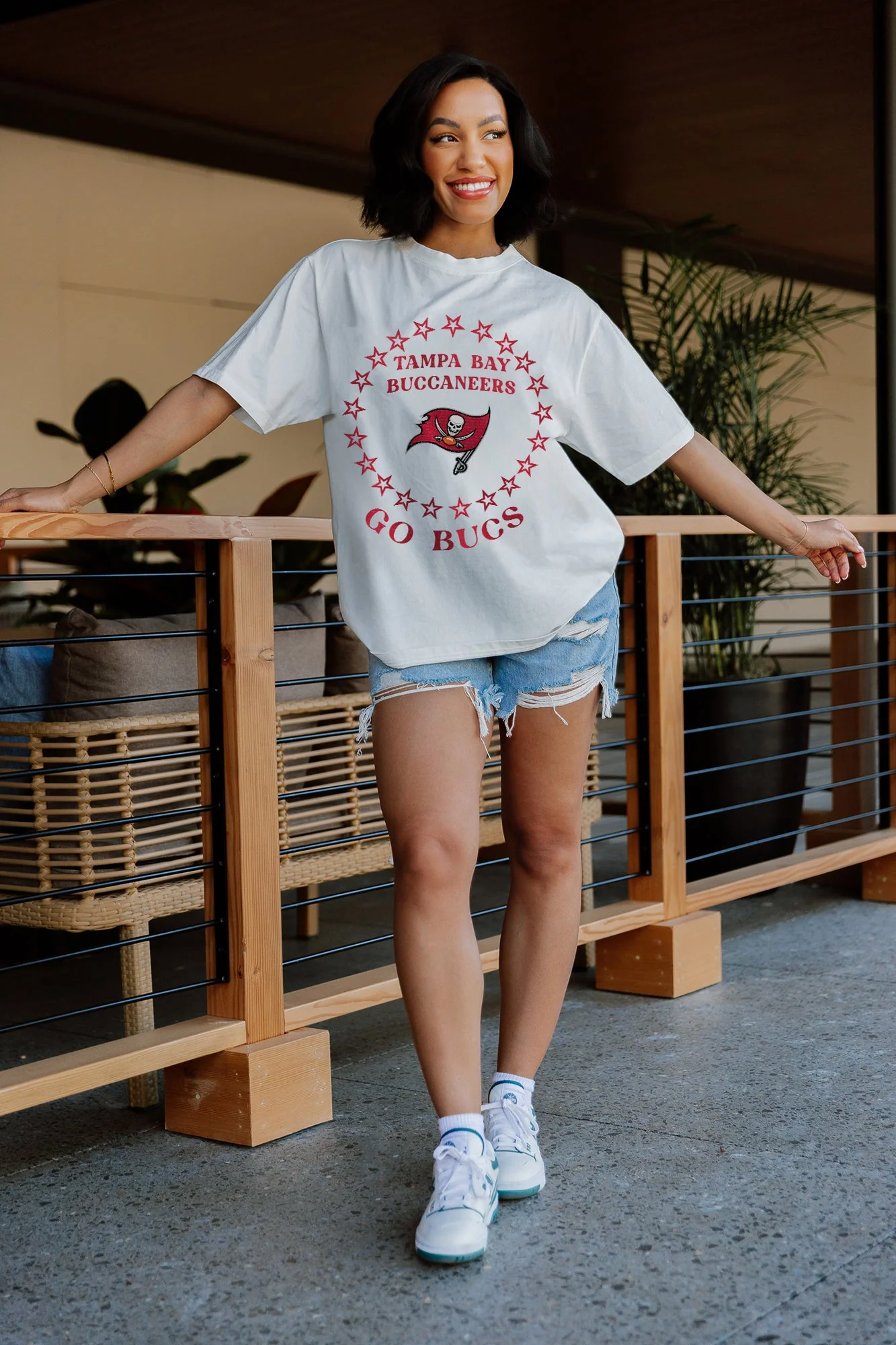 TAMPA BAY BUCCANEERS On Point Oversized Crewneck Tee