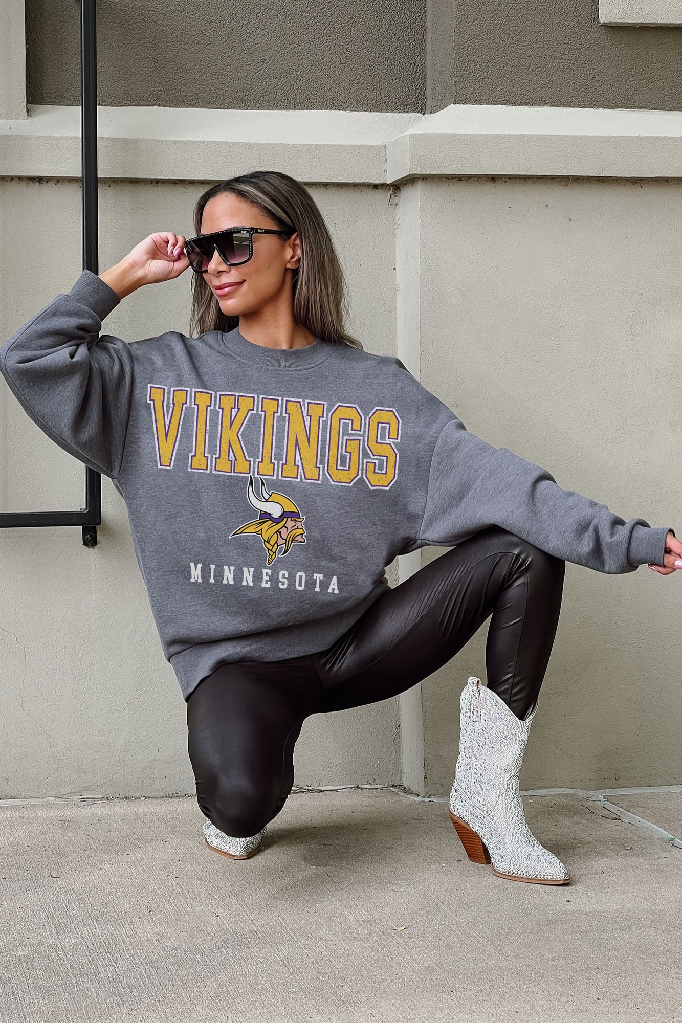 MINNESOTA VIKINGS Bring The Energy Crewneck Pullover