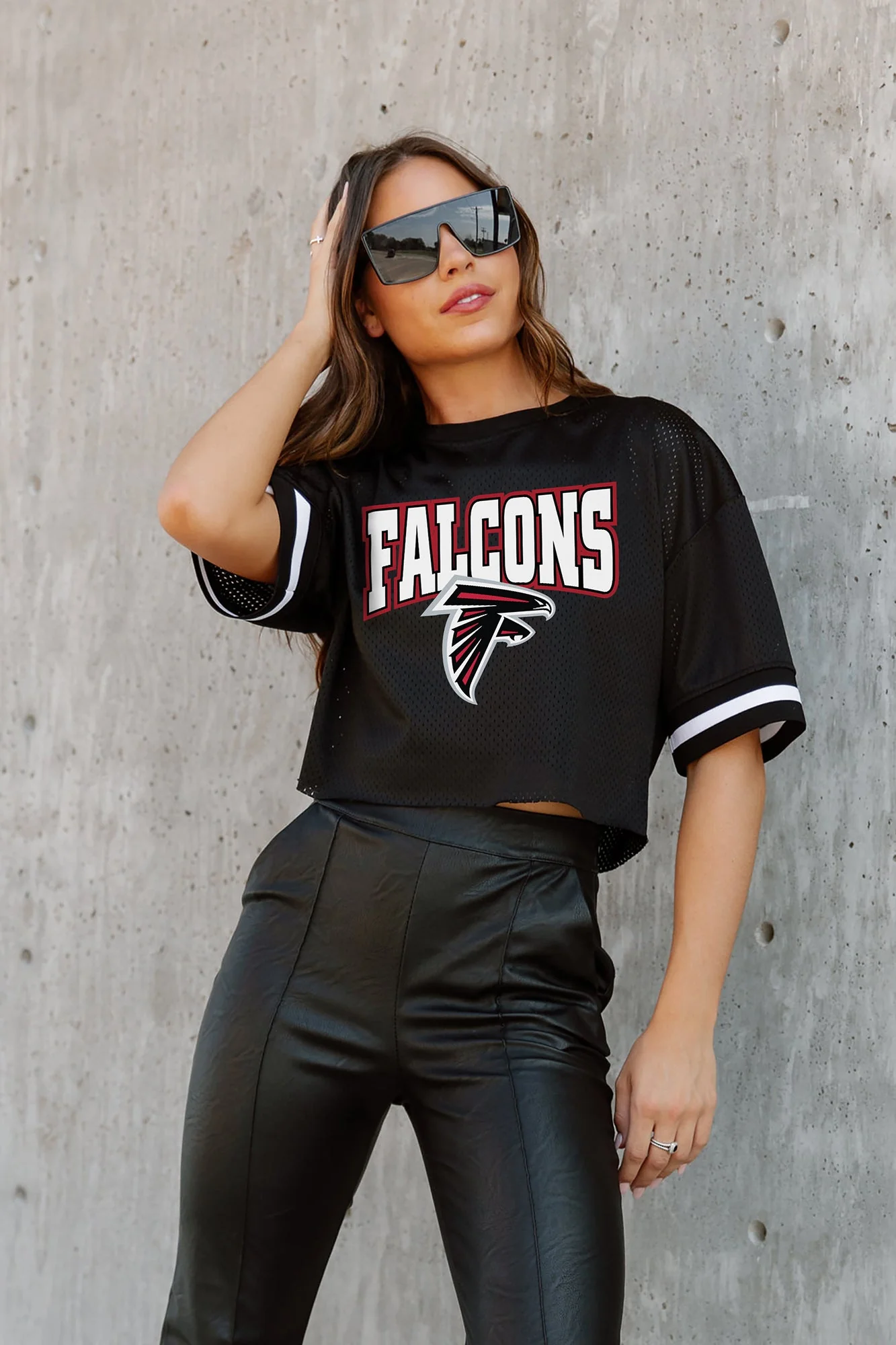 ATLANTA FALCONS Automatic Down Lightweight Striped Sleeve Top