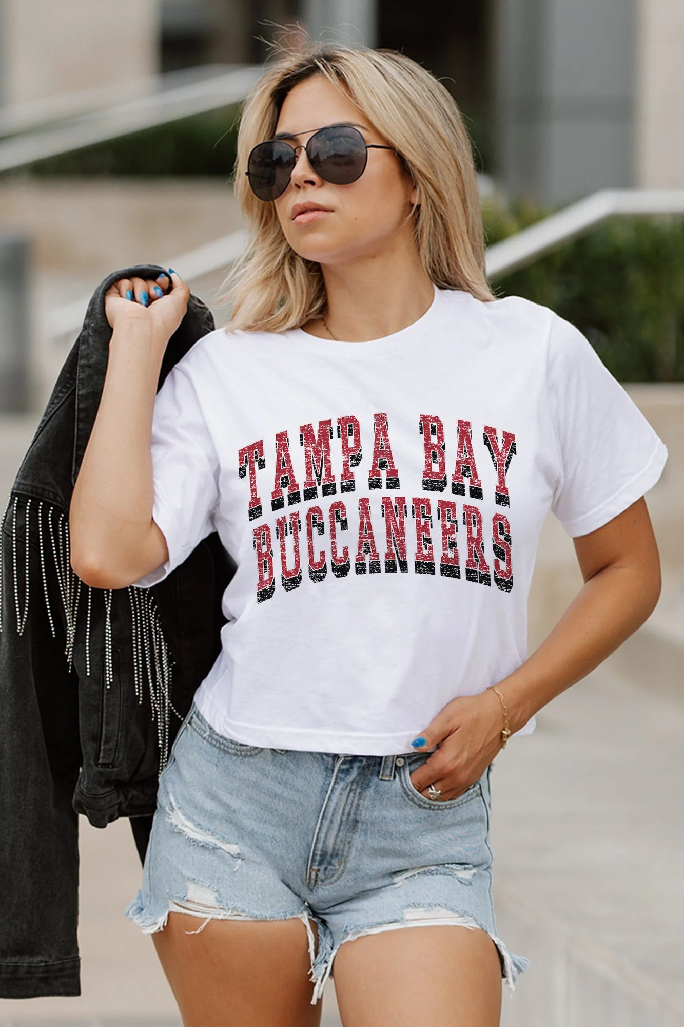 TAMPA BAY BUCCANEERS Claim To Fame Boxy-Fit Crop Tee