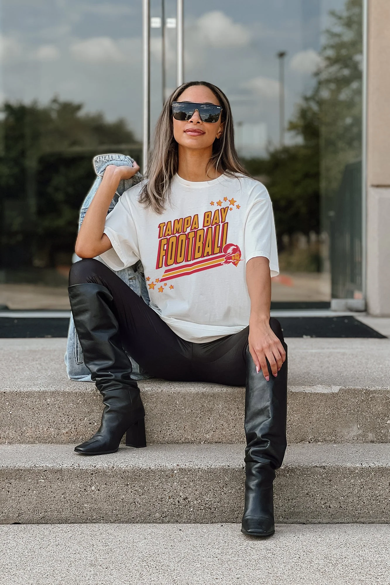 TAMPA BAY BUCCANEERS Good Call Oversized Crewneck Tee
