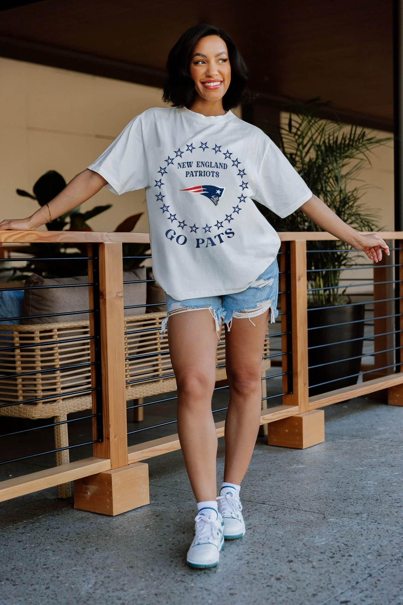 NEW ENGLAND PATRIOTS On Point Oversized Crewneck Tee