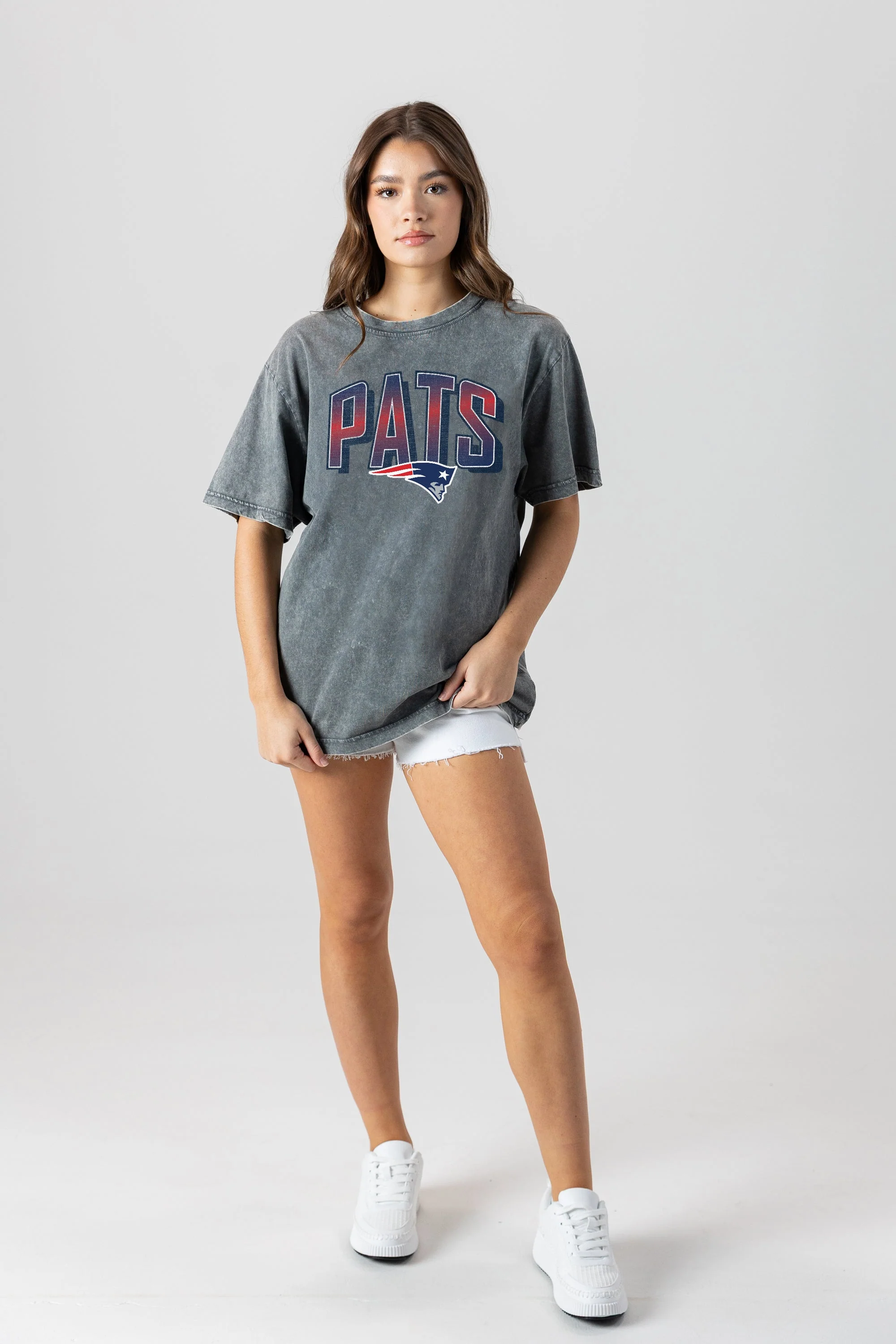 NEW ENGLAND PATRIOTS Peak Performance Oversized Crewneck Tee