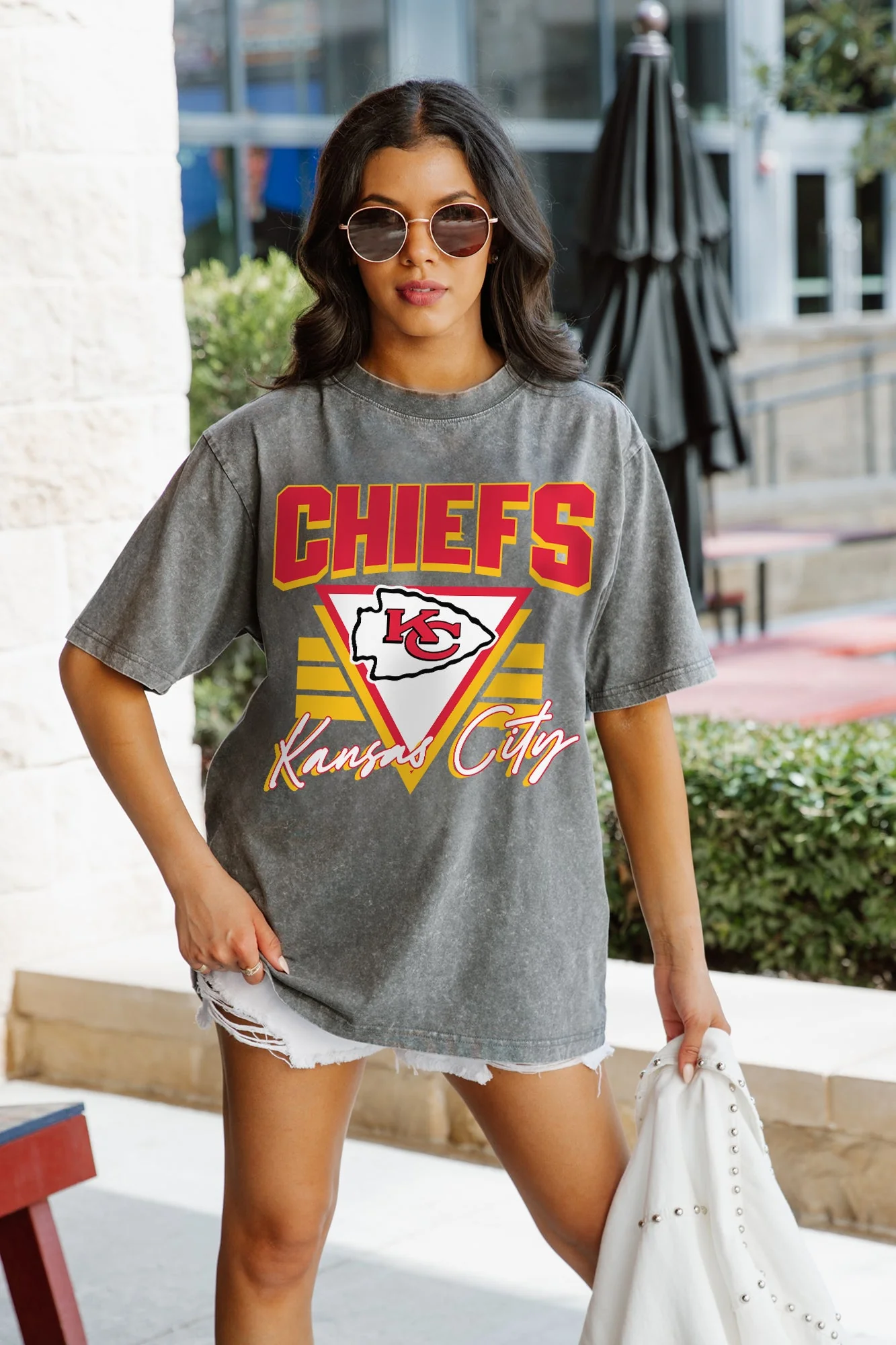 KANSAS CITY CHIEFS Play It Forward Oversized Crewneck Tee