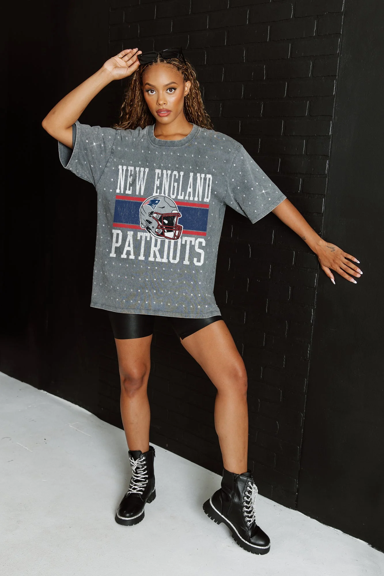 NEW ENGLAND PATRIOTS On The Ball Mini Rhinestone Tee