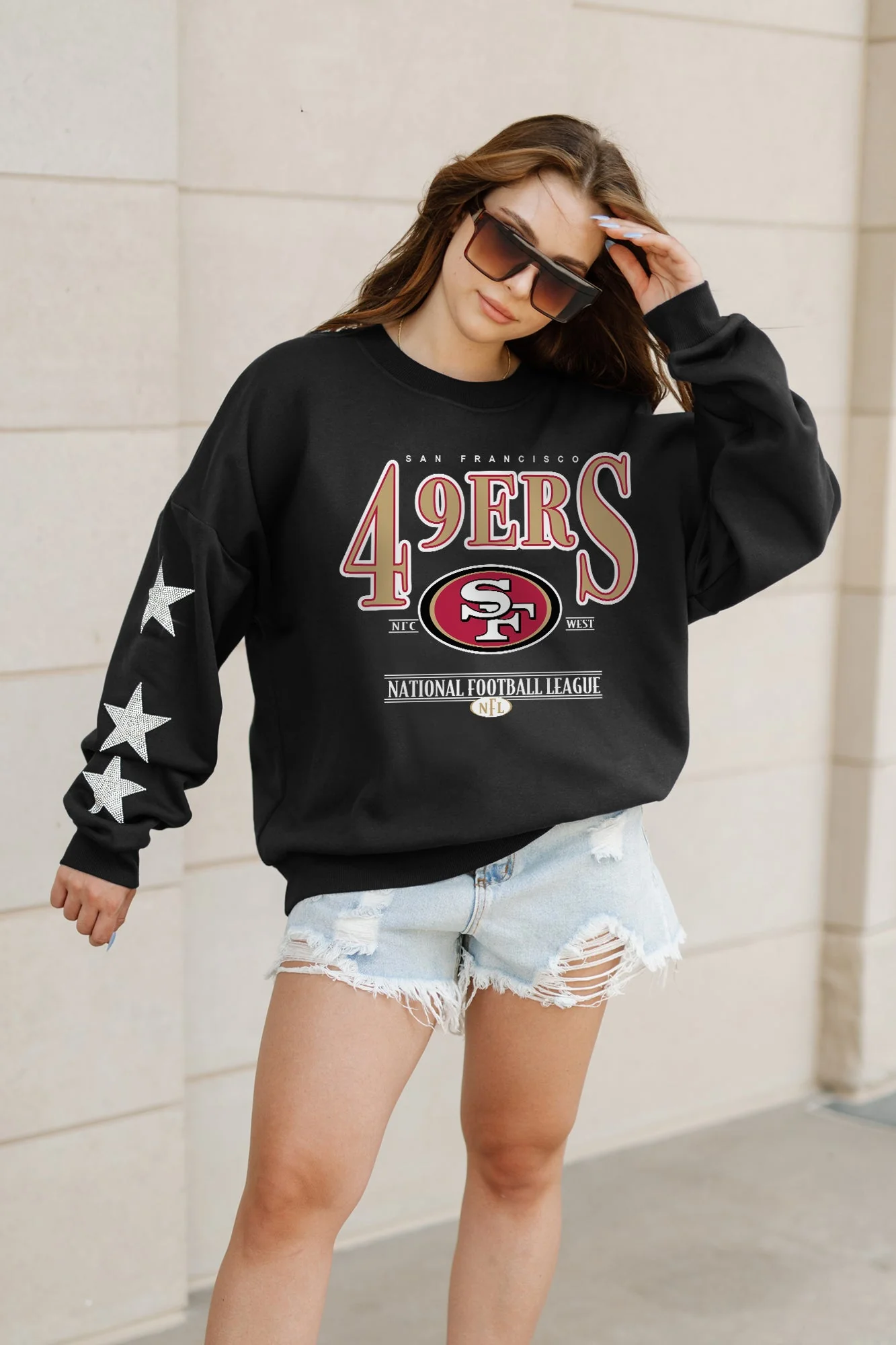 SAN FRANCISCO 49ERS Gameday Glimmer Embellished Star-Sleeve Pullover
