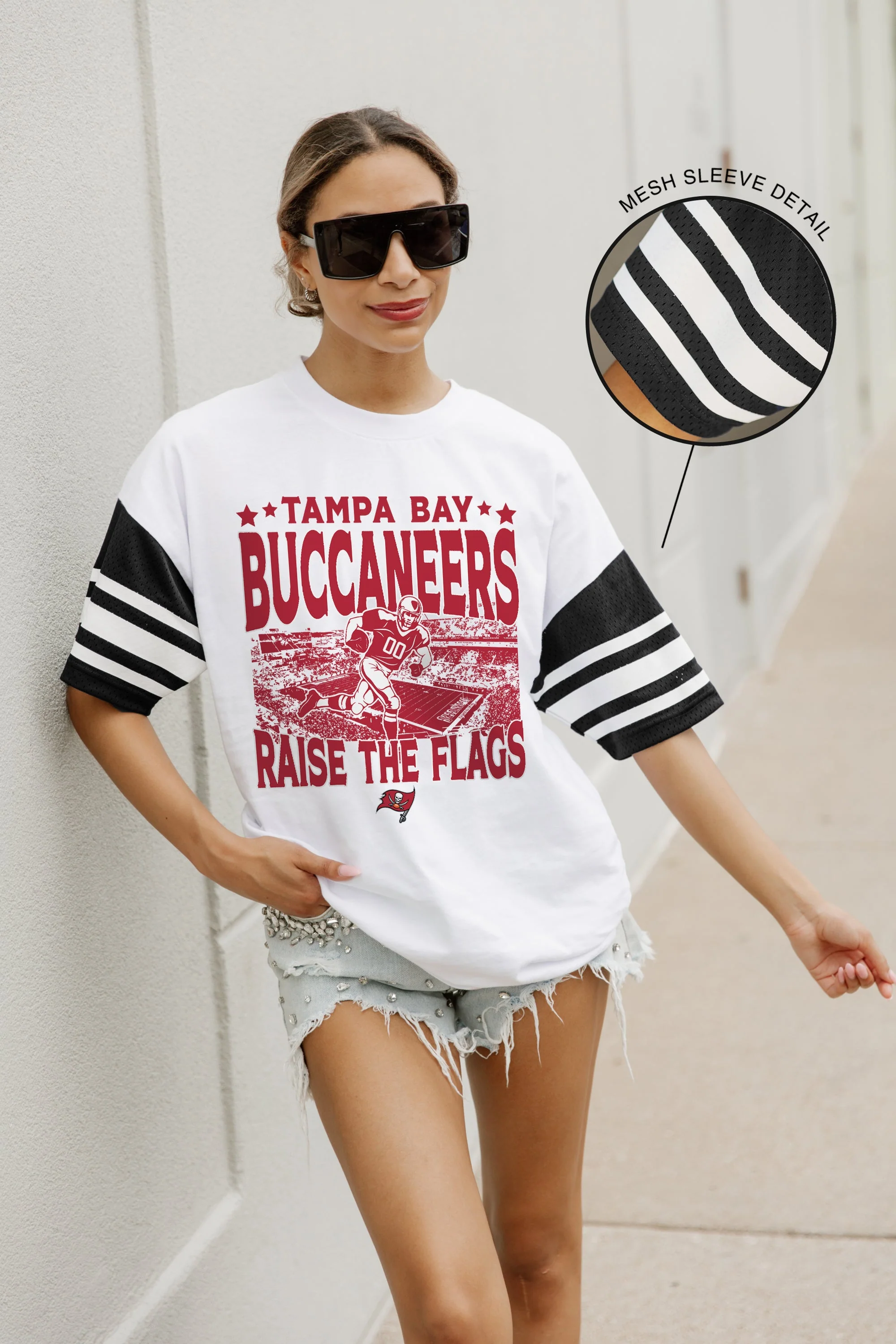 TAMPA BAY BUCCANEERS Crowd Pleaser Vintage Stripe Raglan Tee