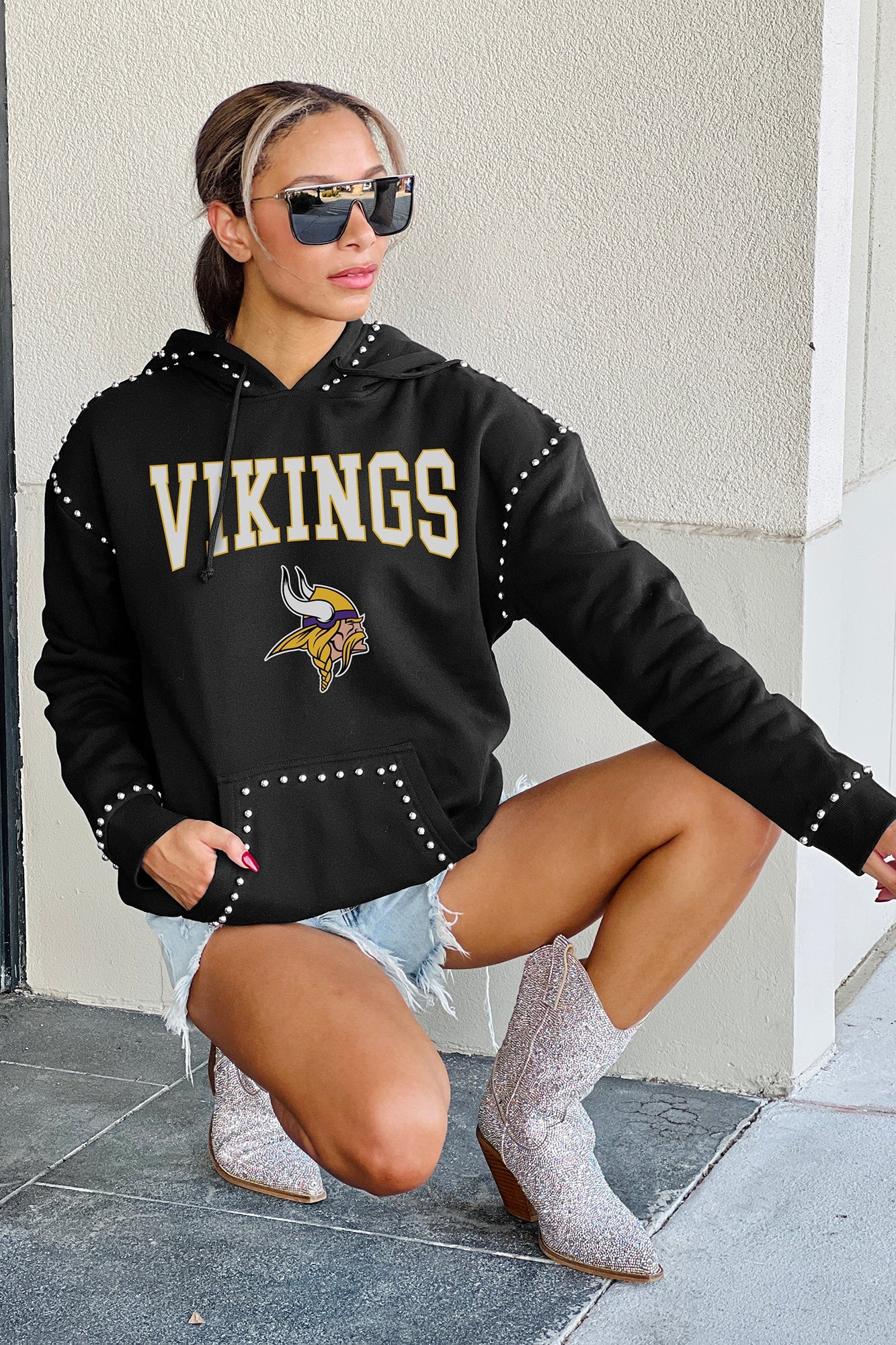 MINNESOTA VIKINGS Catch The Vibe Studded-Detail Hoodie