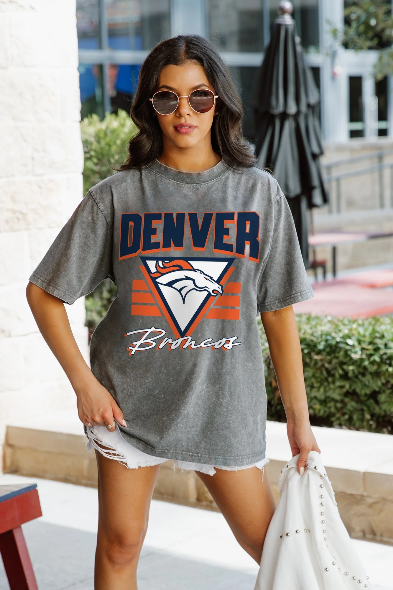 DENVER BRONCOS Play It Forward Oversized Crewneck Tee