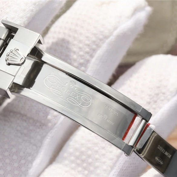 SUBMARINER SILVER BLUE / RED DIAMOND 40MM Super