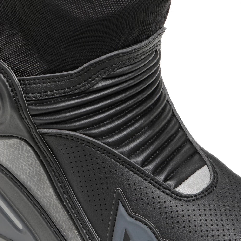 AXIAL GORE-TEX BOOTS