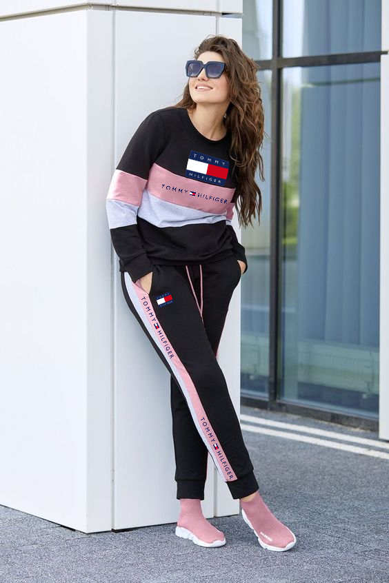 Women's embroidered sweatpants suit