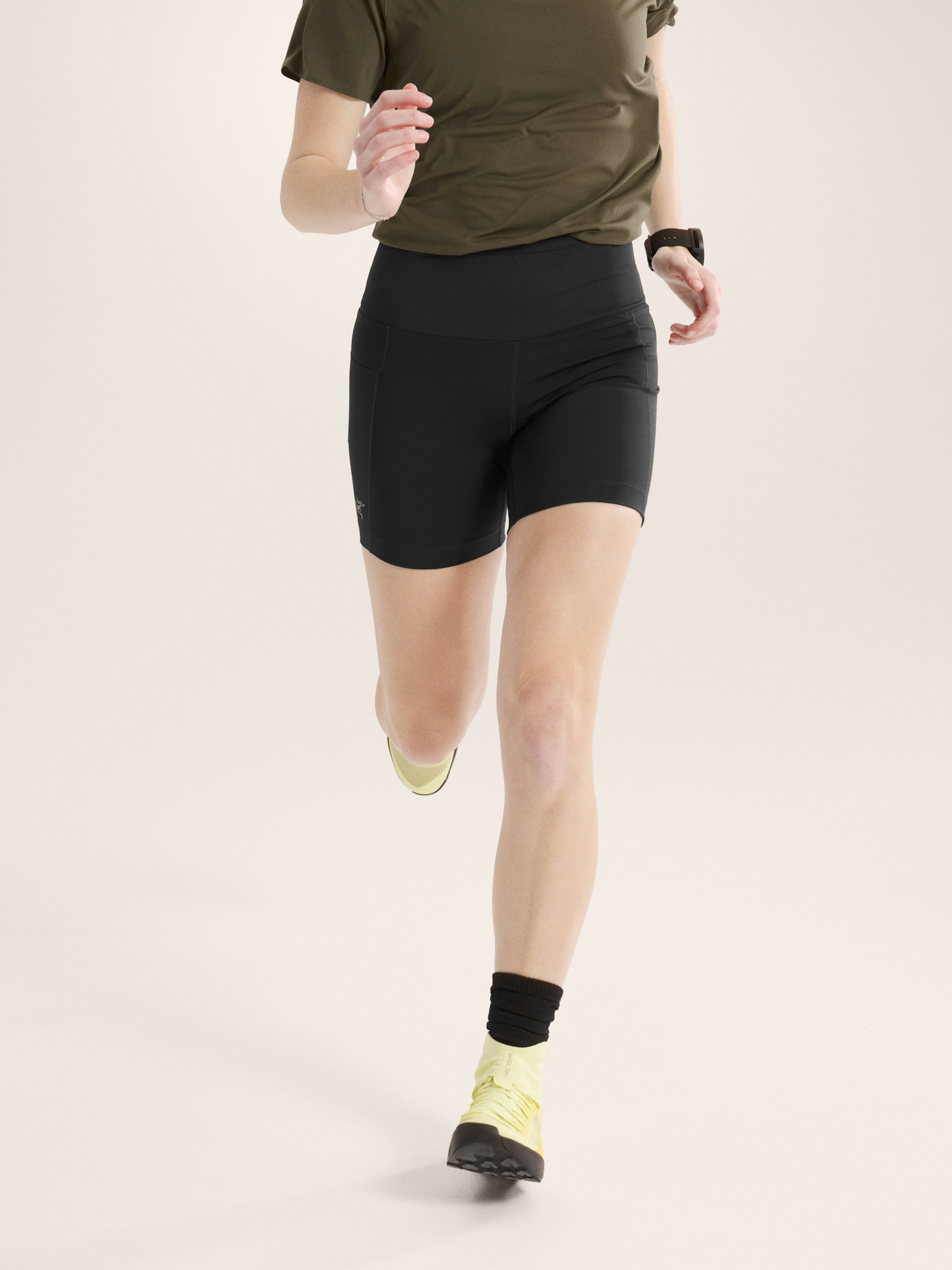 Essent High-Rise Utility Short 6