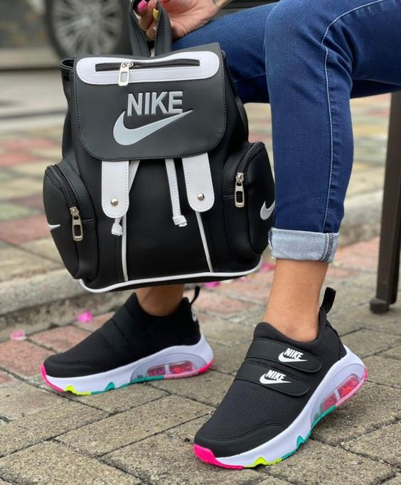 2025 Fashionable Sneakers for Men and Women / Including Handbags