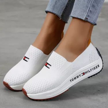 Breathable fashionable height increasing sneakers