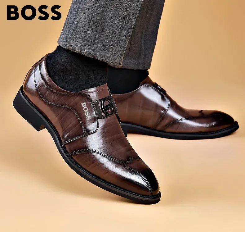 Skórzane buty z wyszywanym noskiem