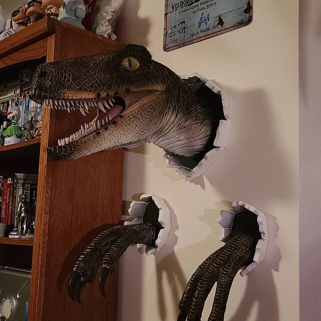 Wall bursting Velociraptor with claws prop replica set - New improved version