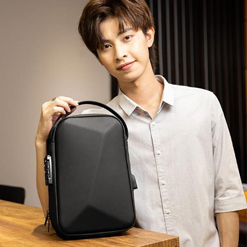 Anti-theft Waterproof Solid Crossbody Bag With USB Charger