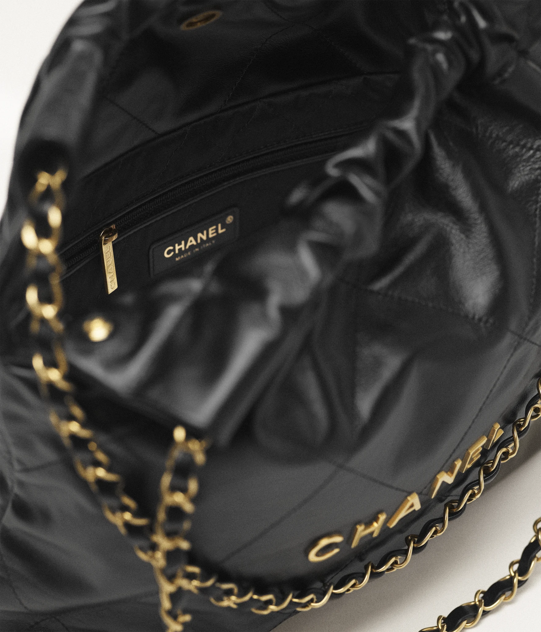 CHANEL 22 Small Handbag  Shiny Calfskin & Gold-Tone Metal AS3260