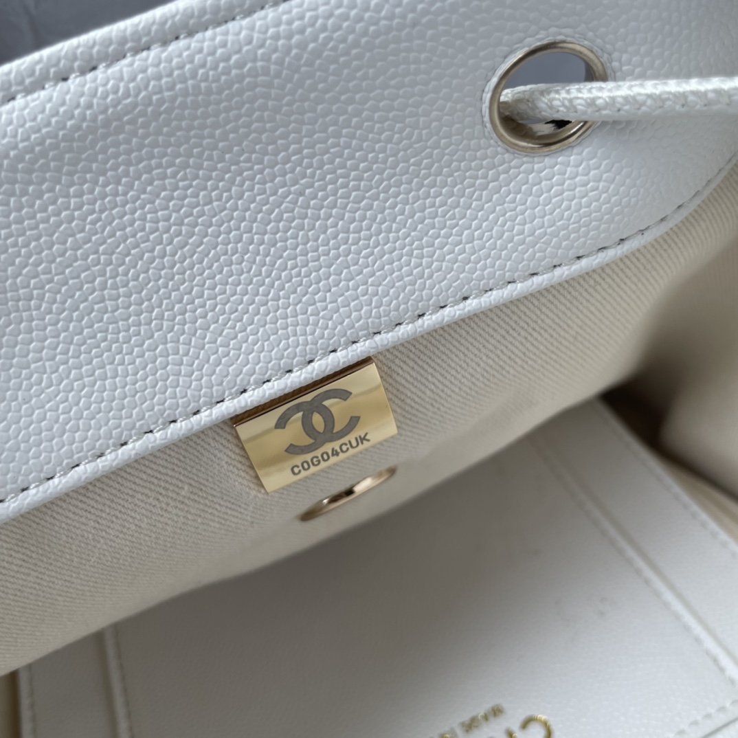 CHANEL Backpacks Grain-embossed shiny calf leather with gold-coloured metal White -AS4058