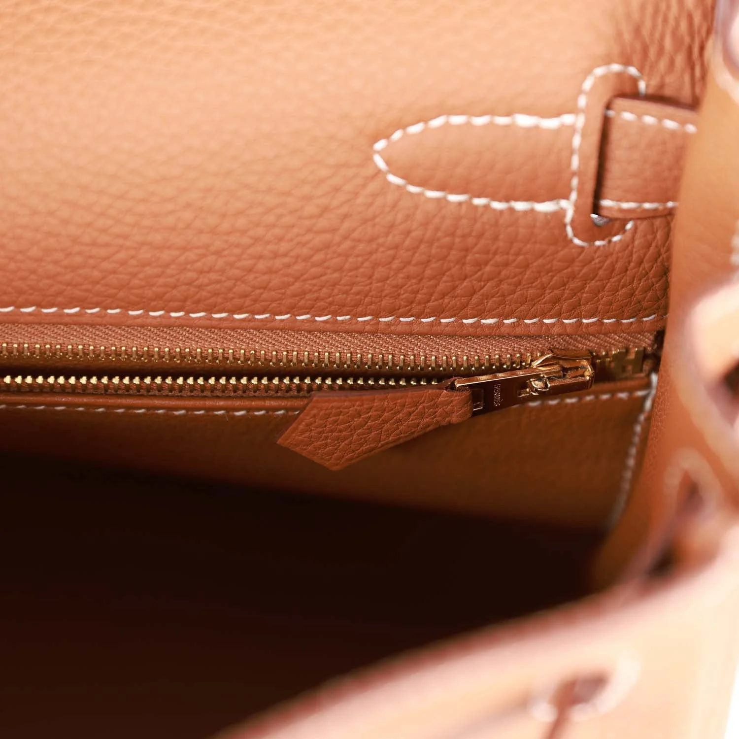 Kelly Retourne 28 Gold Togo Gold Hardware