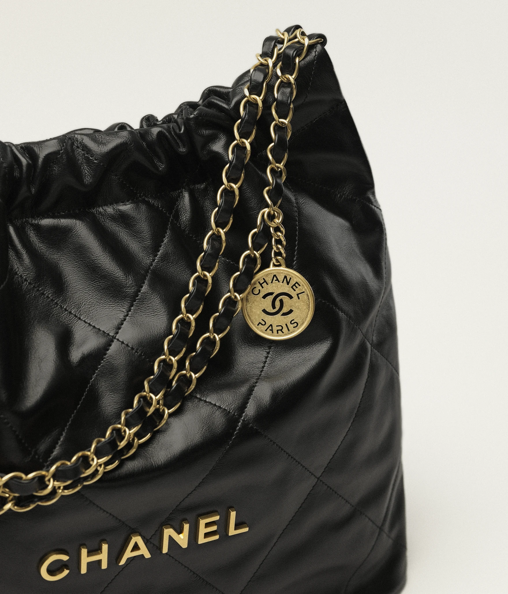 CHANEL 22 Handbag Shiny Calfskin & Gold-Tone Metal AS3261
