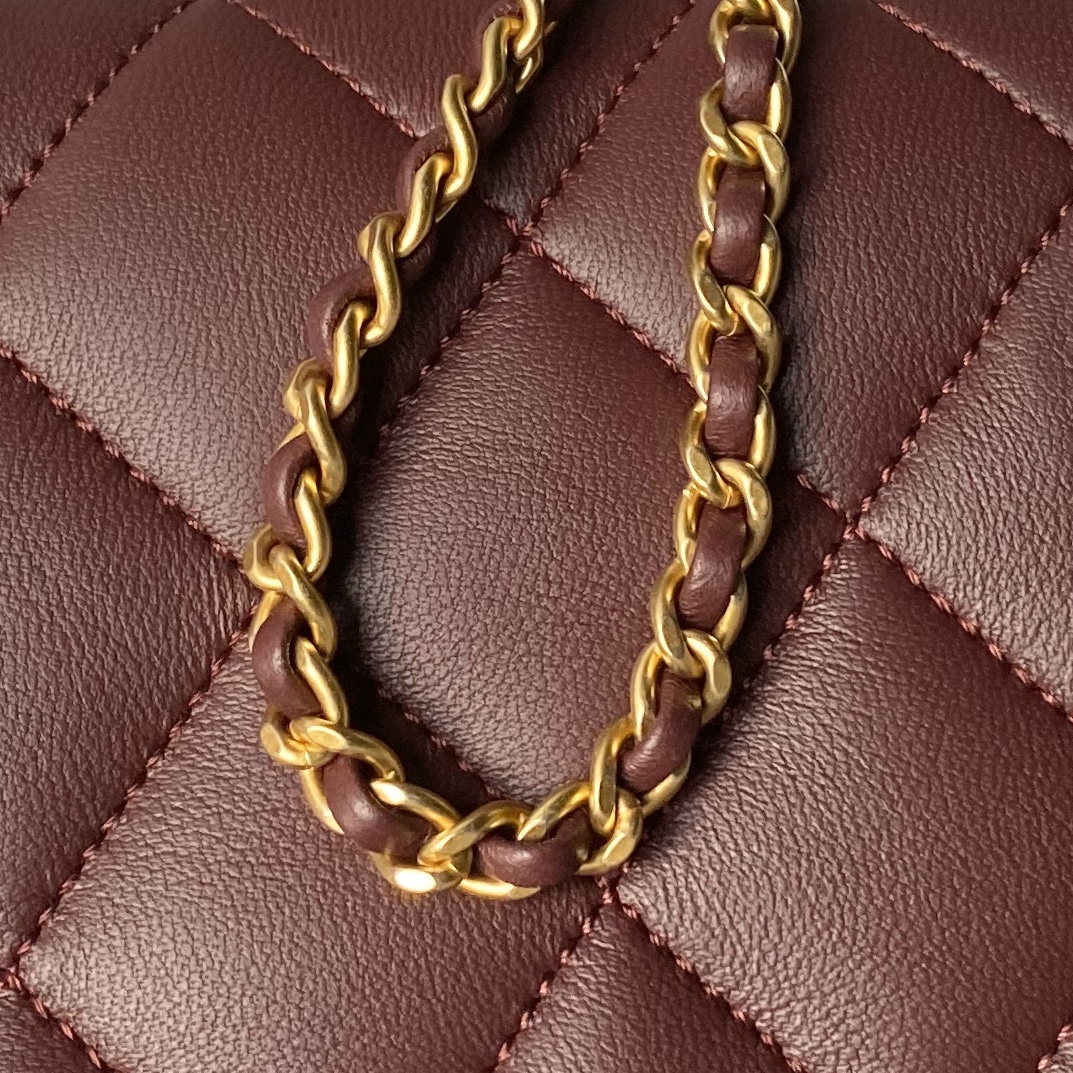 CHANEL Mini flap bag Shiny lambskin, faux pearls and gold coloured metal Red-AS4986