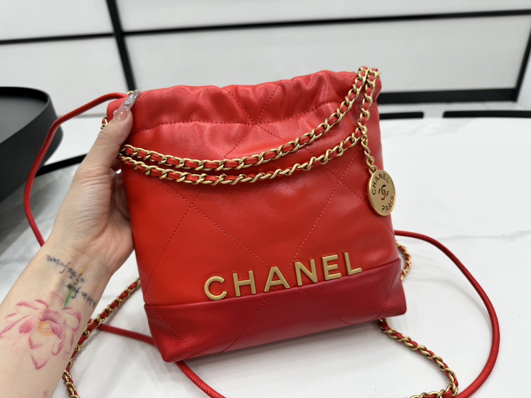 CHANEL CHANEL 22 Mini Handbag Shiny Calfskin, Imitation Pearls & Gold-Tone Metal Red- AS3980