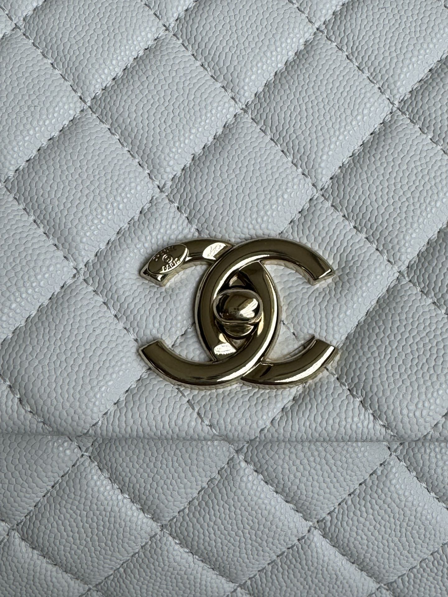 CHANEL Large Flap Bag With Top Handle ﻿White-A92991