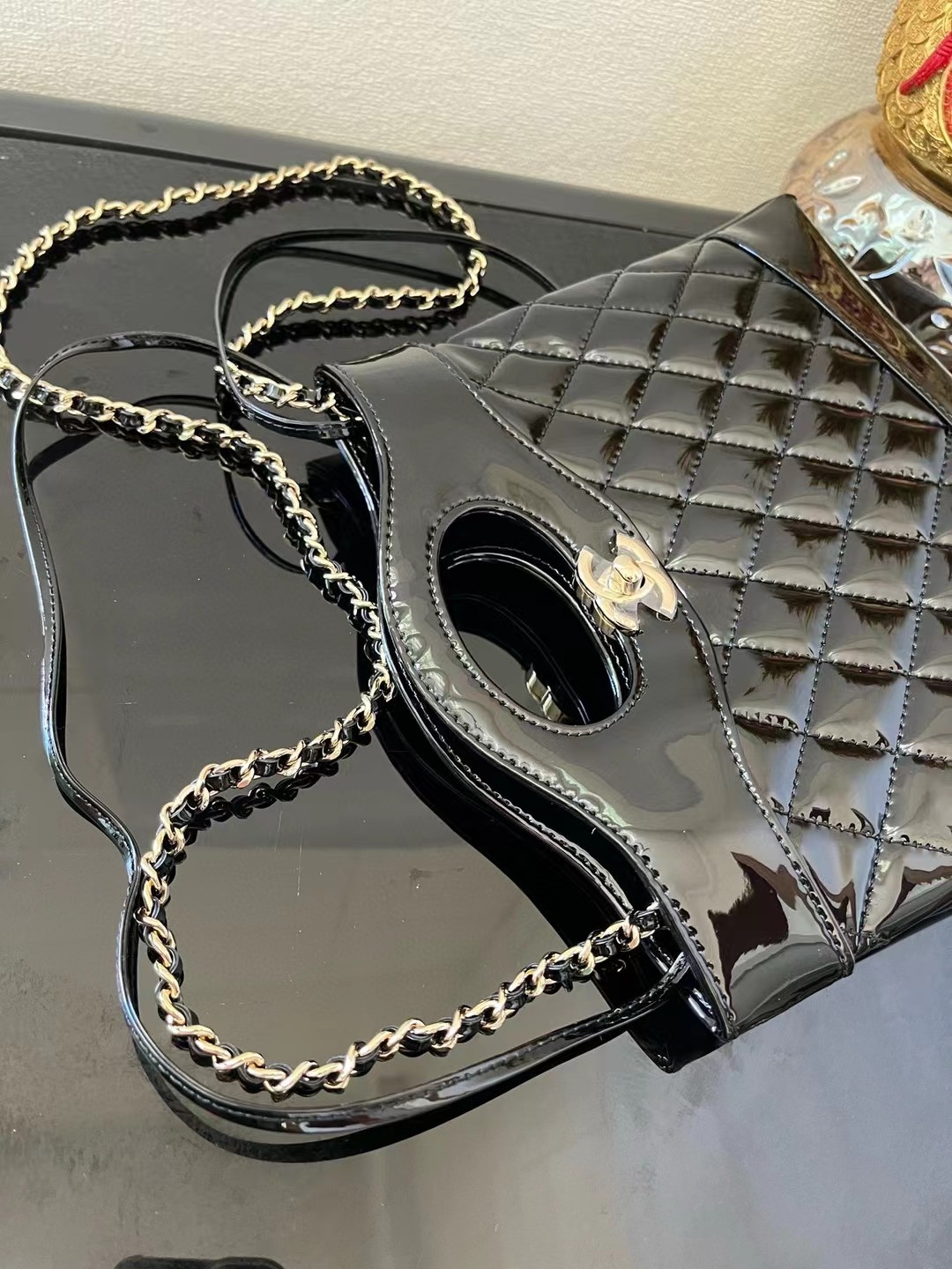 CHANEL 31 Mini Shopping Bag Lacquer Black-AS4133