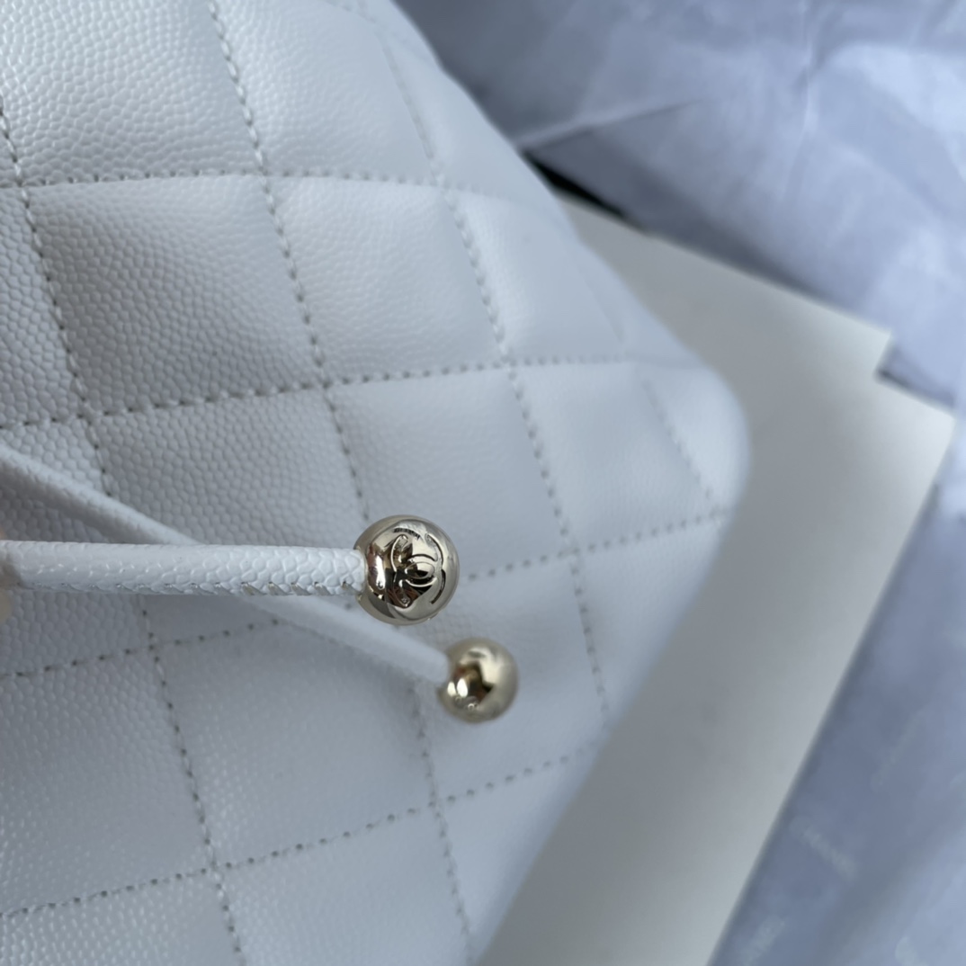 CHANEL Backpacks Grain-embossed shiny calf leather with gold-coloured metal White -AS4058