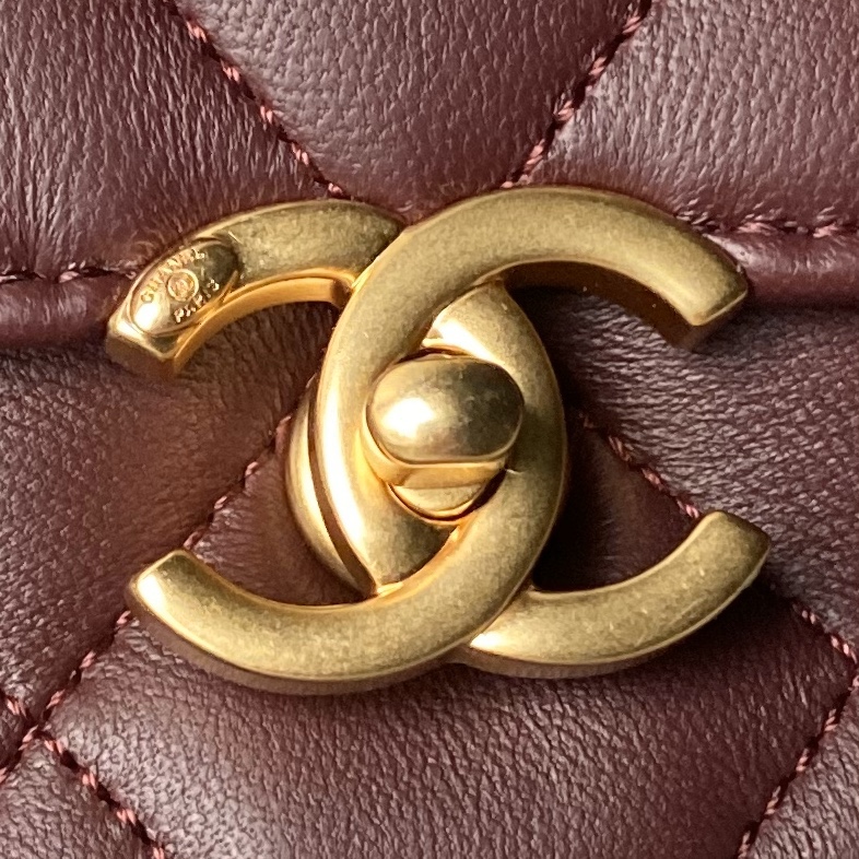 CHANEL Mini flap bag Shiny lambskin, faux pearls and gold coloured metal Red-AS4986