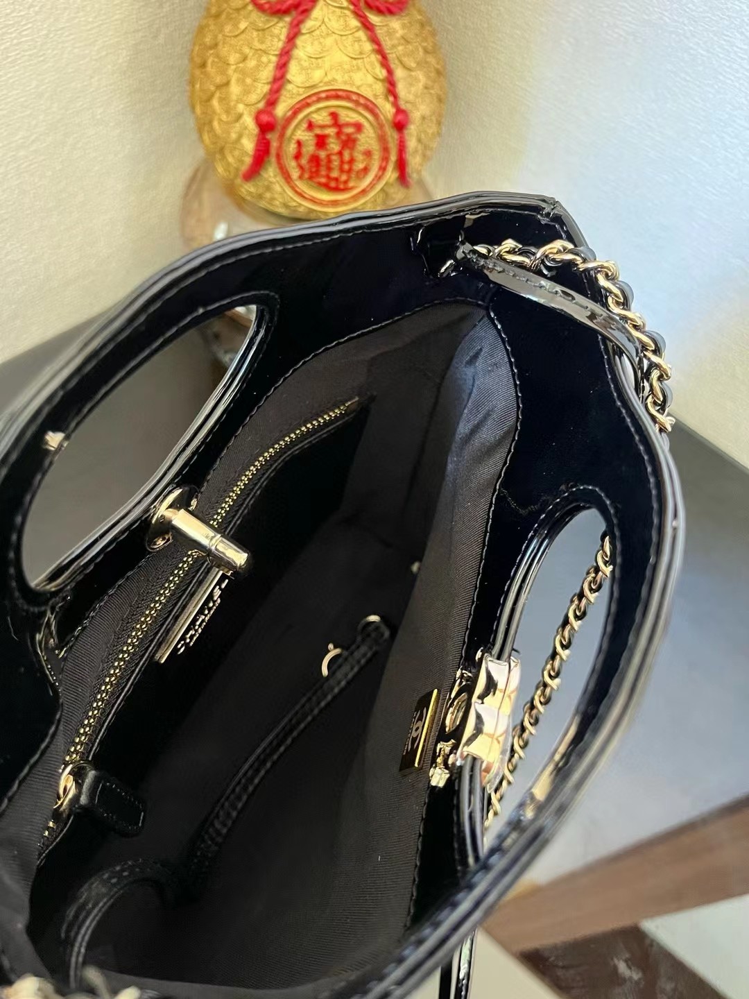 CHANEL 31 Mini Shopping Bag Lacquer Black-AS4133