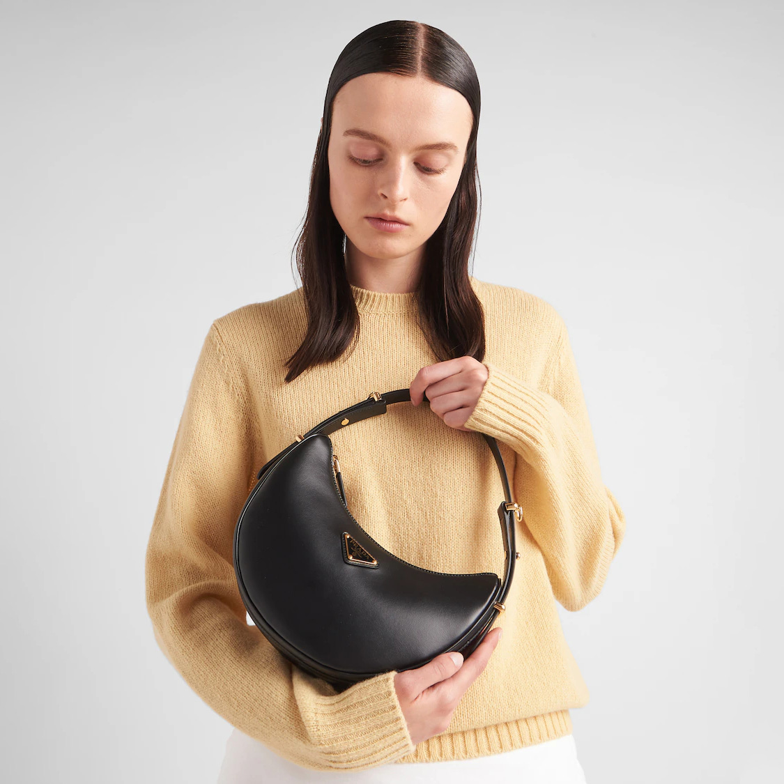 Arque leather shoulder bag