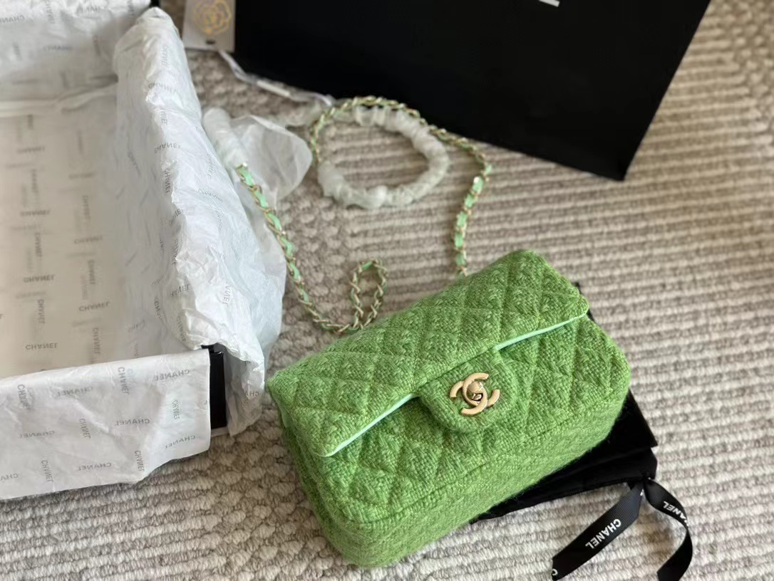CHANEL CLASSIC 11.12 HANDBAG Lambskin & Brown Metal Green-A01112